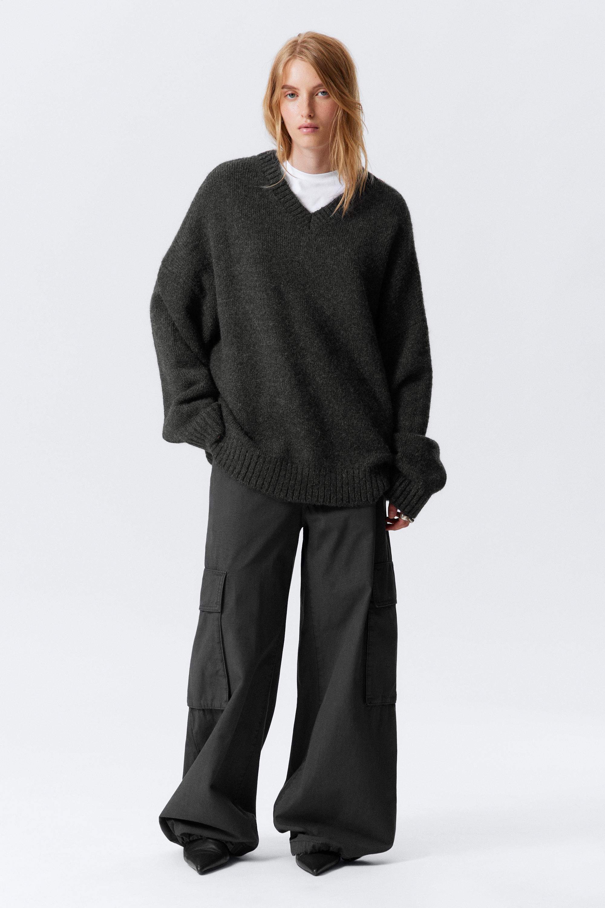Black - Oversized V-Neck Wool Blend Sweater - 2