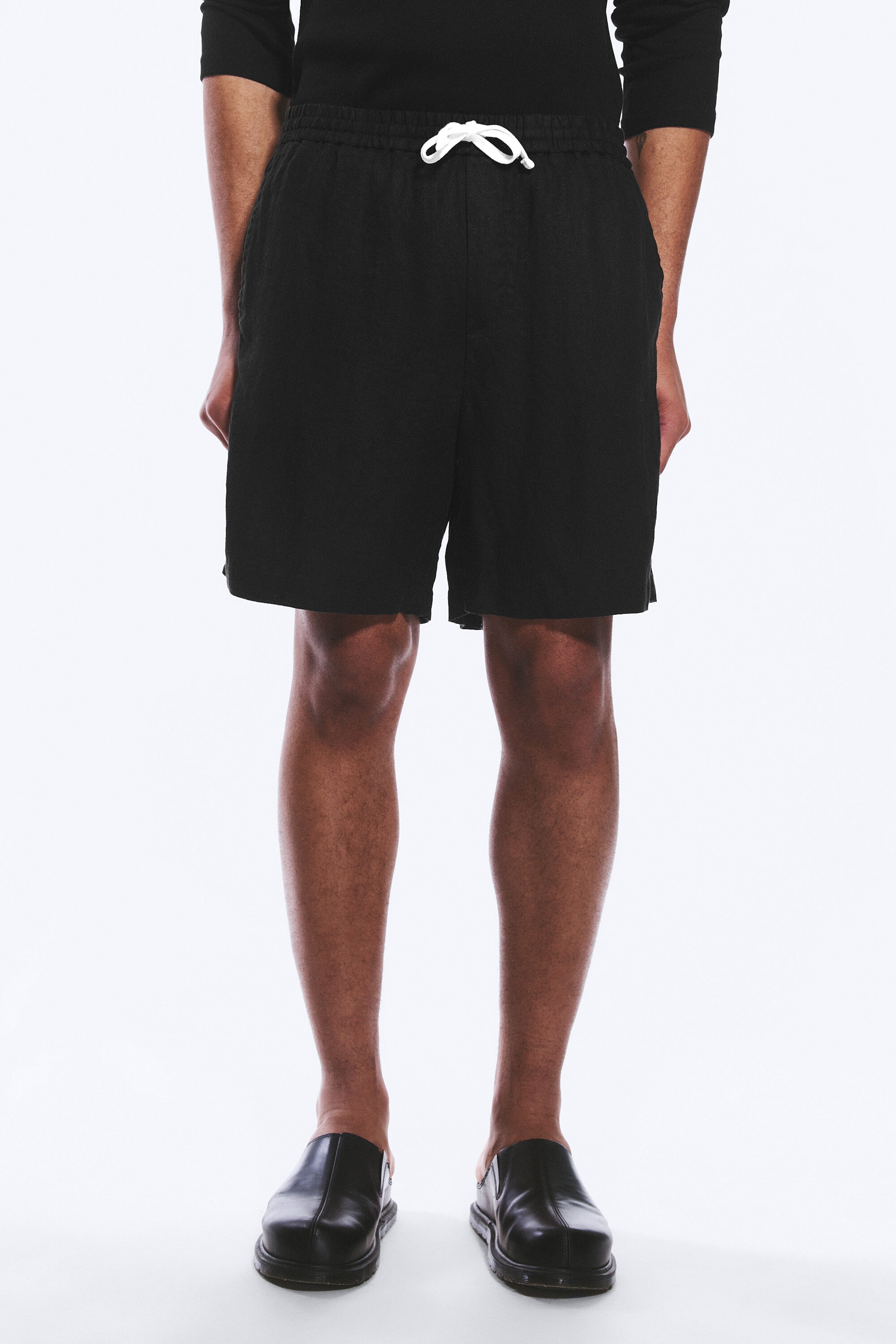 Black - Relaxed Linen Drawstring Shorts - 1