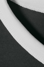 Dunkelgrau & Weiß - Kurzärmliges Baumwoll-T-Shirt mit Kontrastbesatz - 4
