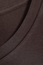Mörkbrun - T-shirt i viskos med normal passform - 1