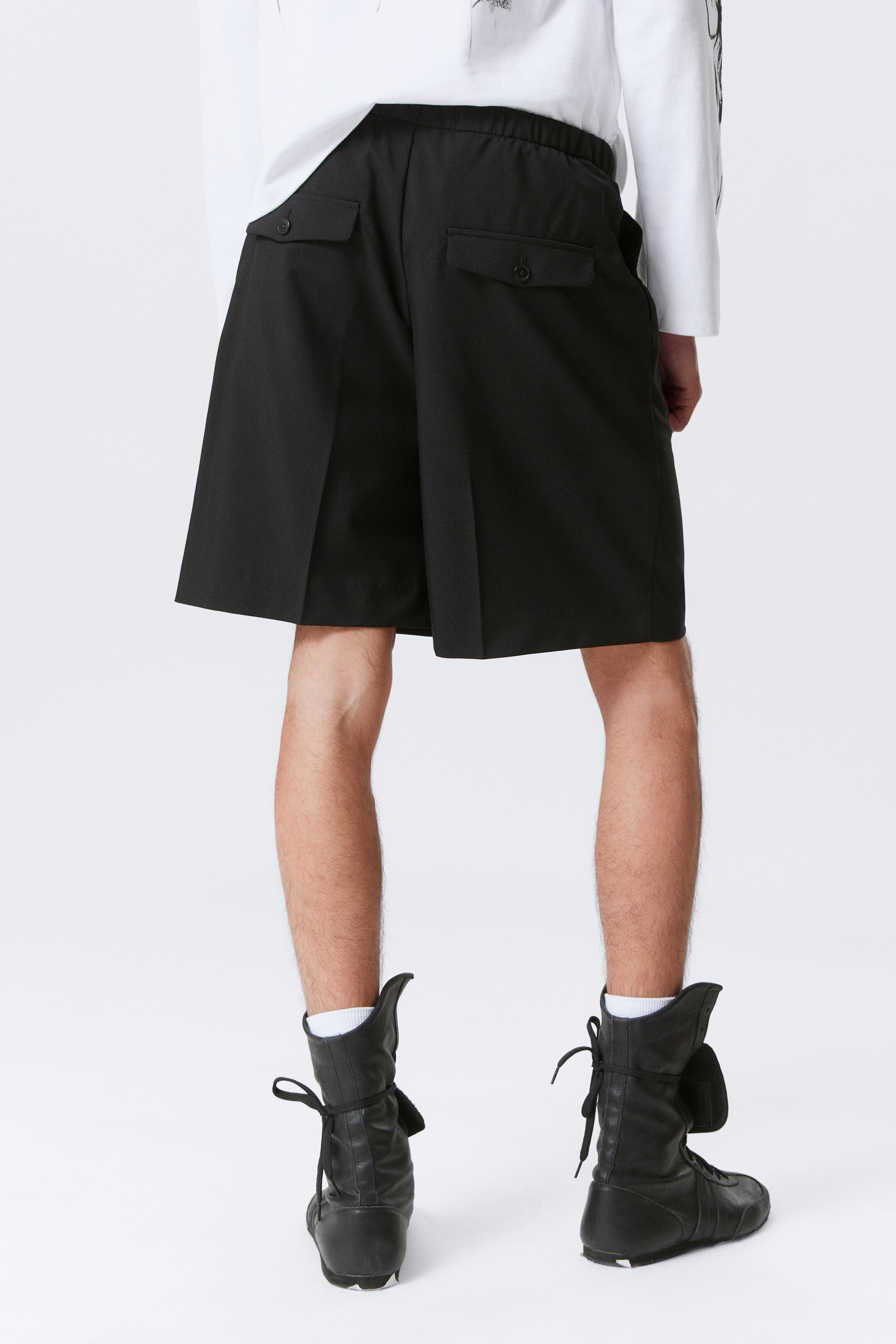 Zobraziť väčší obrázok: Loose-Fit Twill Drawstring Suiting Shorts - Black - MUŽI | H&M SK 3