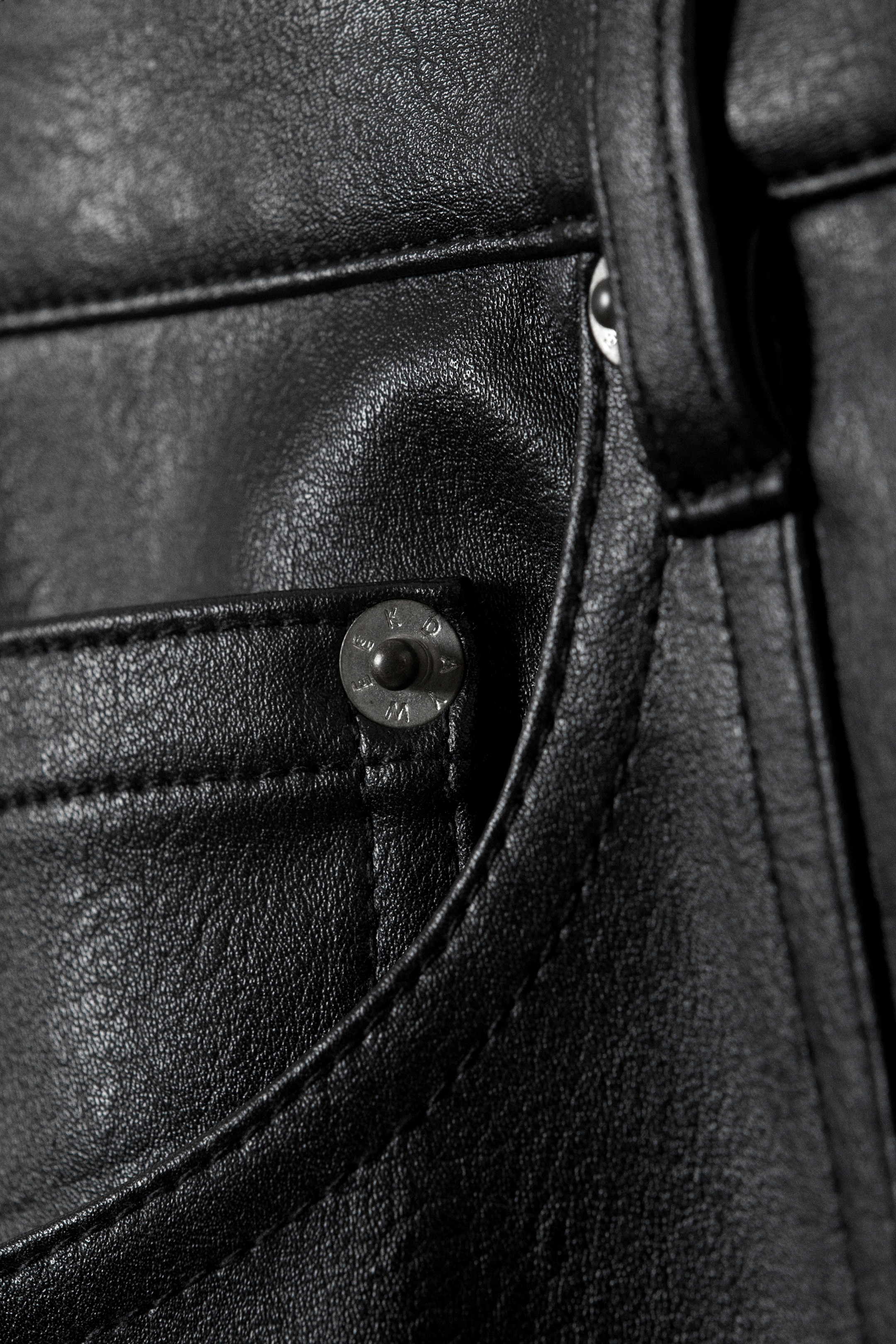 Grotere afbeelding bekijken: Space Relaxed Faux Leather Zip Hem Trousers - Zwart - HEREN | H&M BE 6
