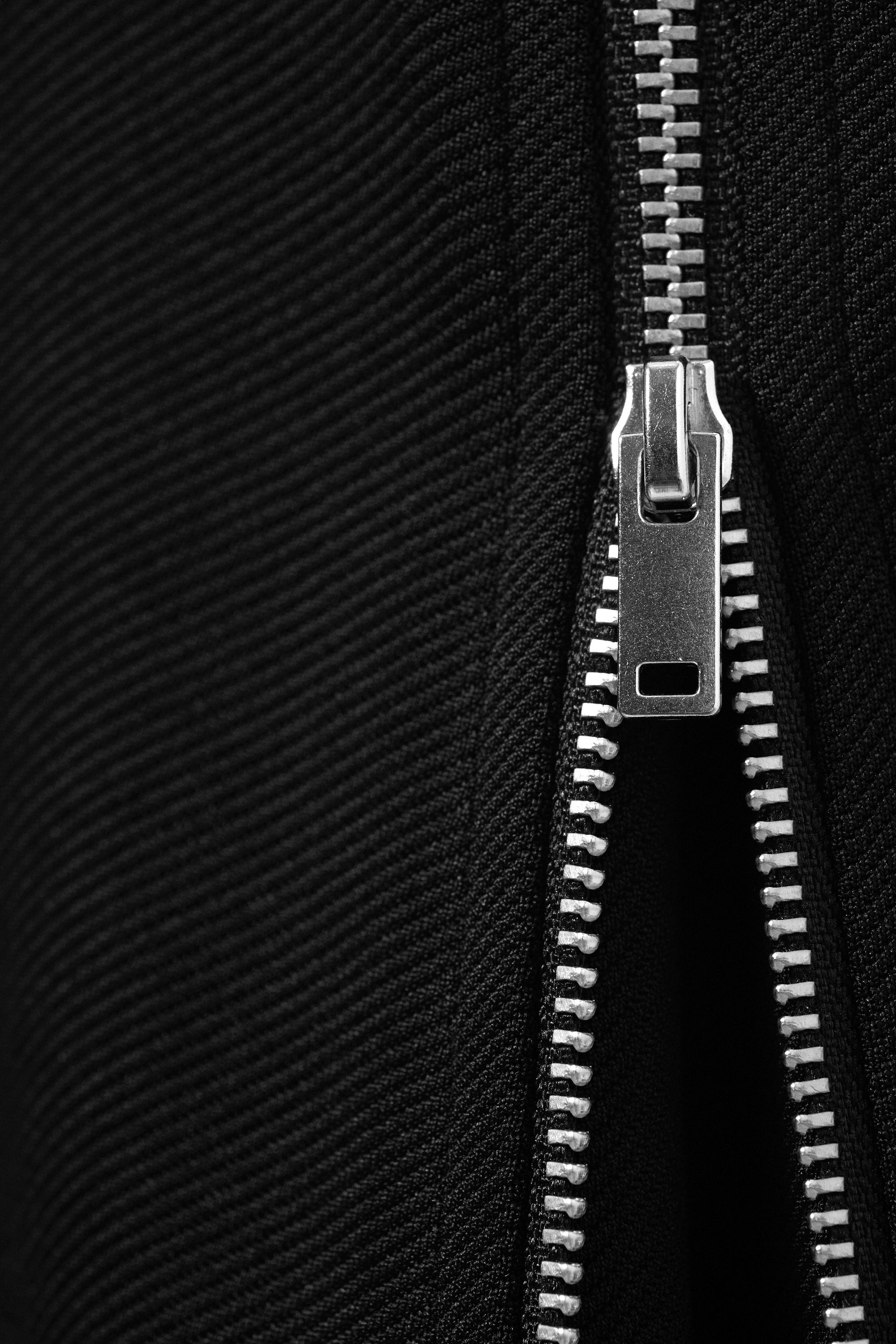 Schwarz - Ausgestellte Zip-up-Hose mit mittlerer Bundhöhe - 5