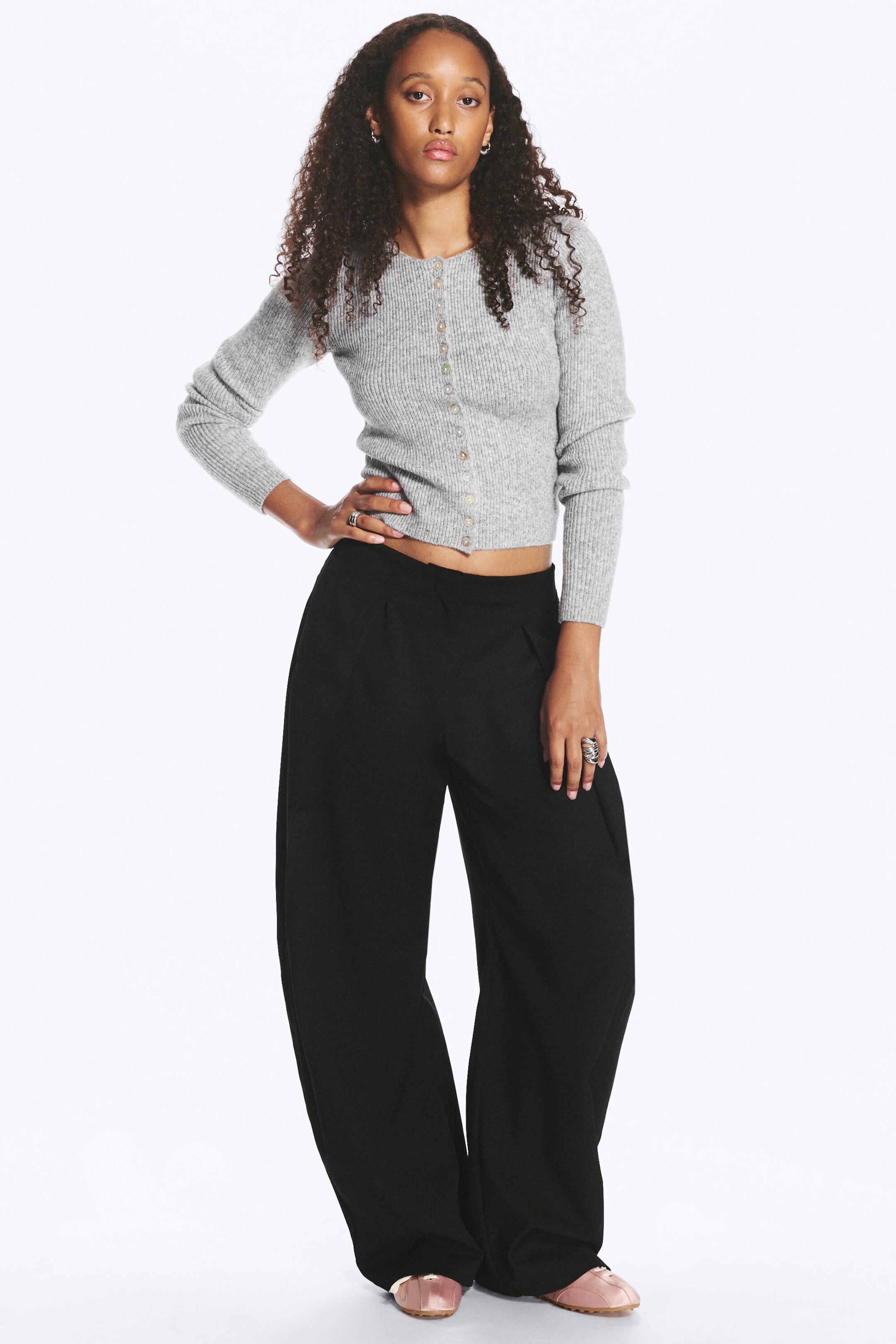 Black - Low rise balloon trousers - 1