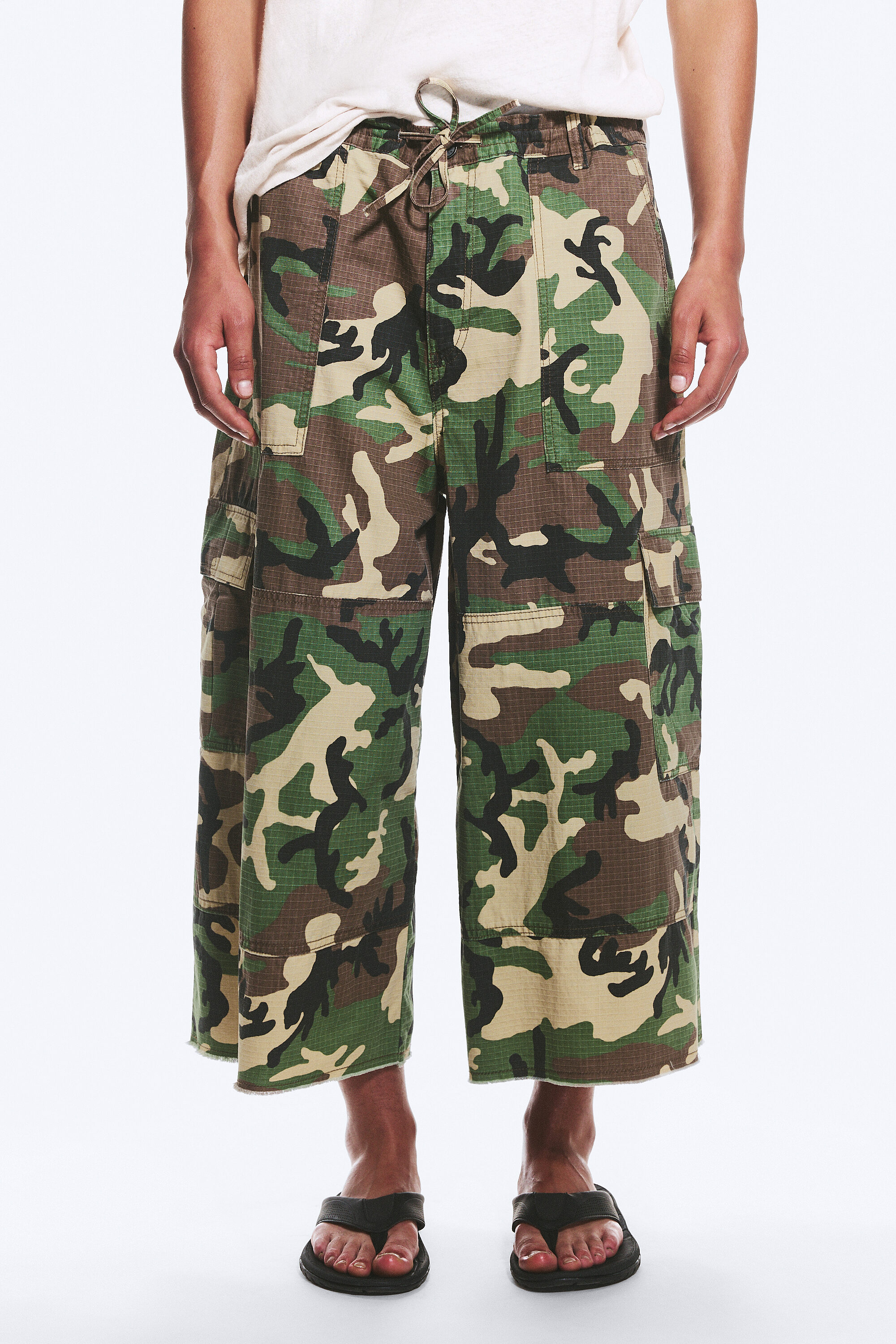 long cotton cargo shorts - Classic Camo | Weekday WW