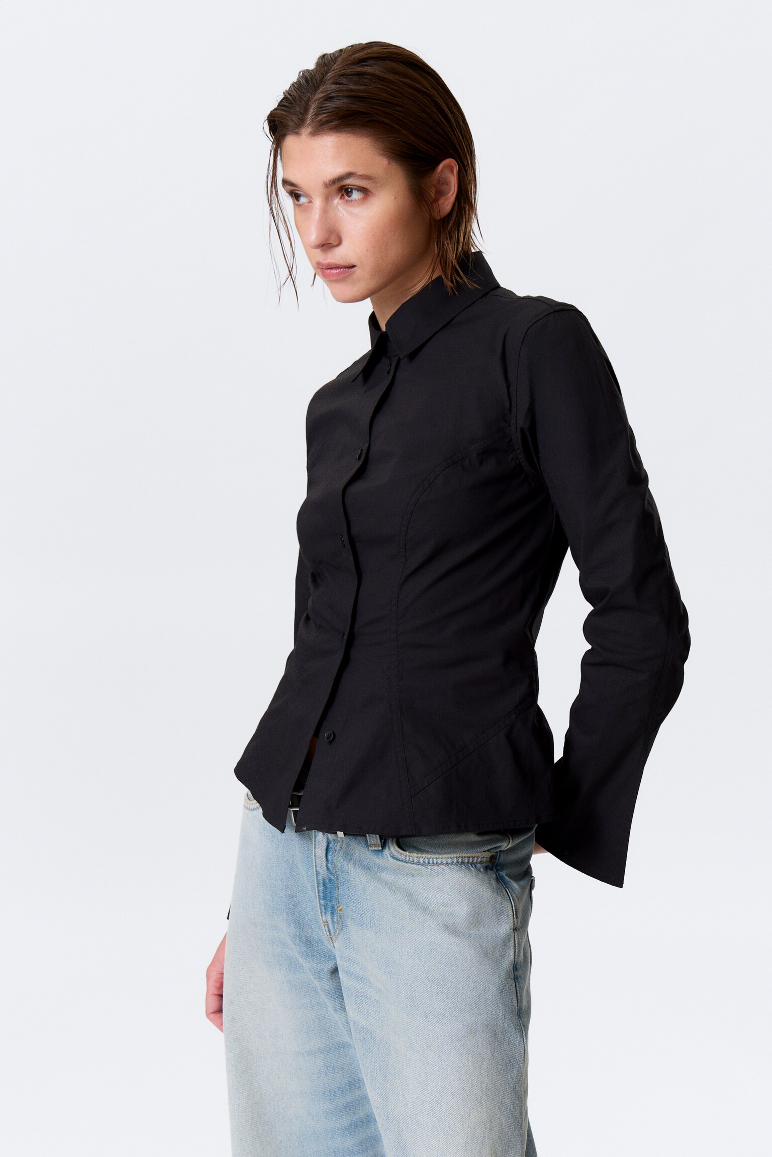 Priliehavá košeľa s dlhým rukávom z bavlny - Čierna/biela - 4