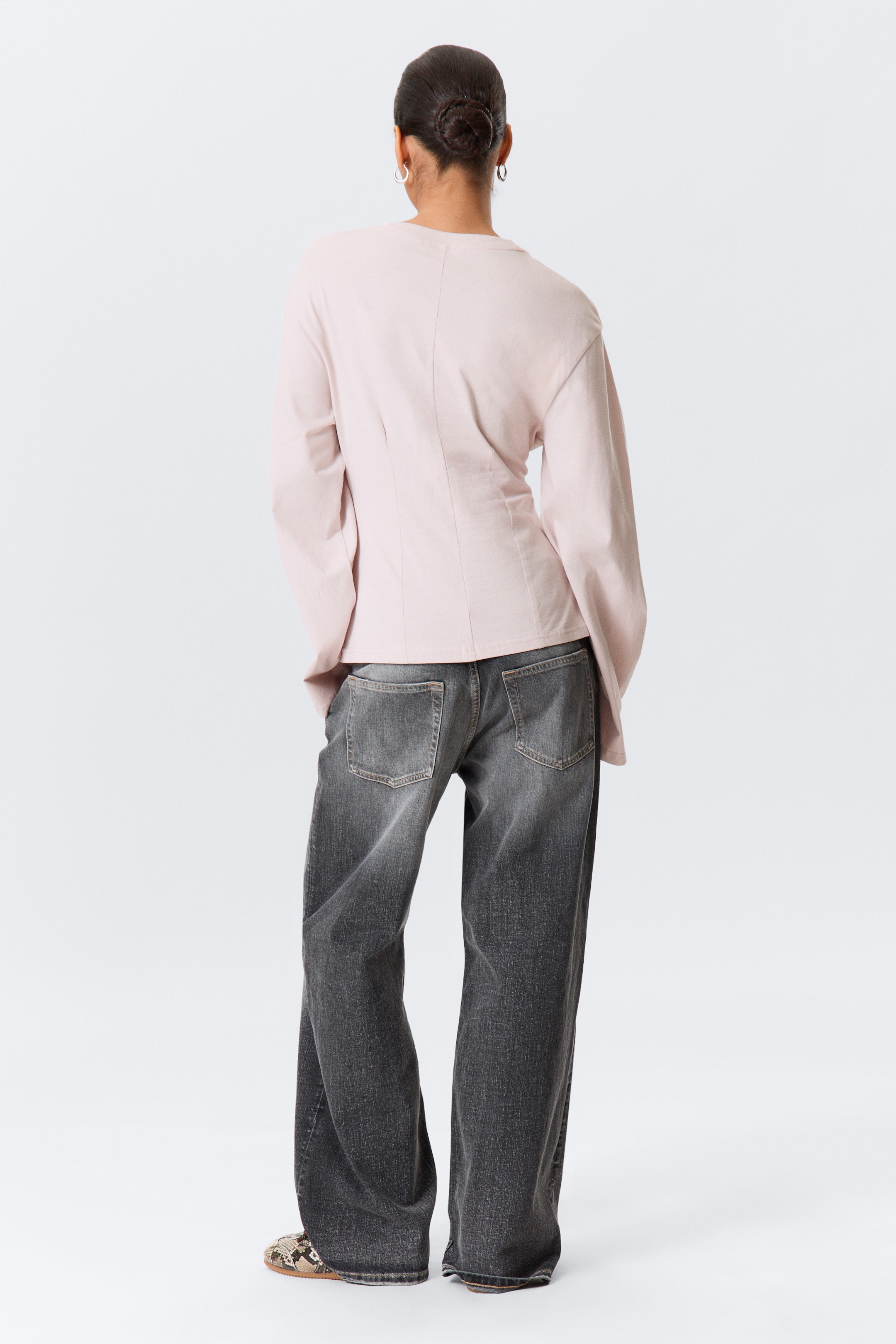 Visa större bild: Figurnära långärmad topp - Ljusrosa - DAM | H&M FI 4