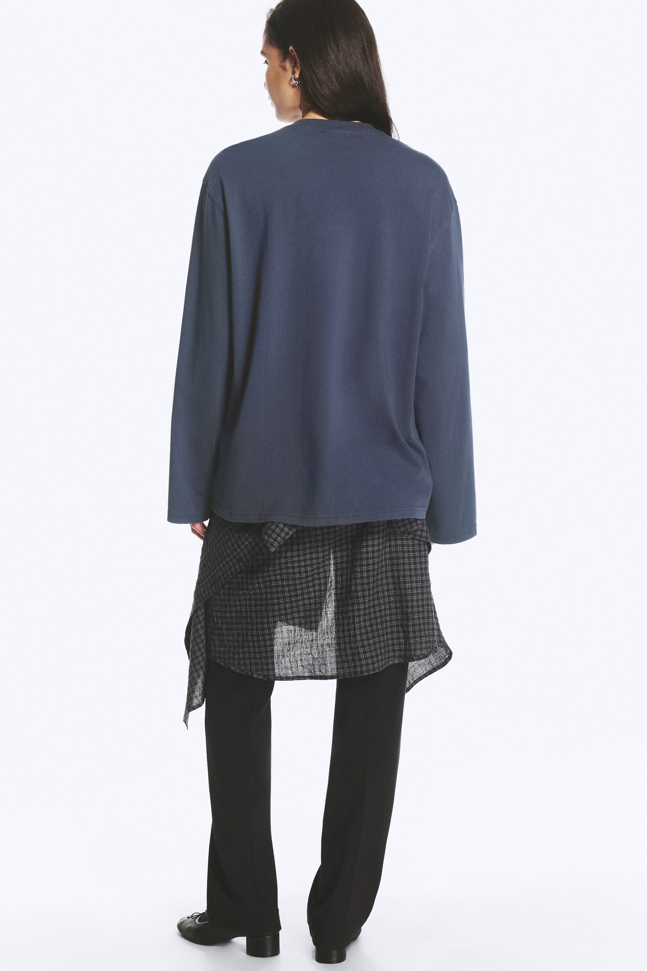 Dunkelblau - Oversized-T-Shirt mit langen Ärmeln - 2