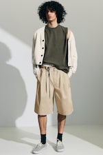Helles Staubbeige - Chinoshorts aus Baumwolle - 1