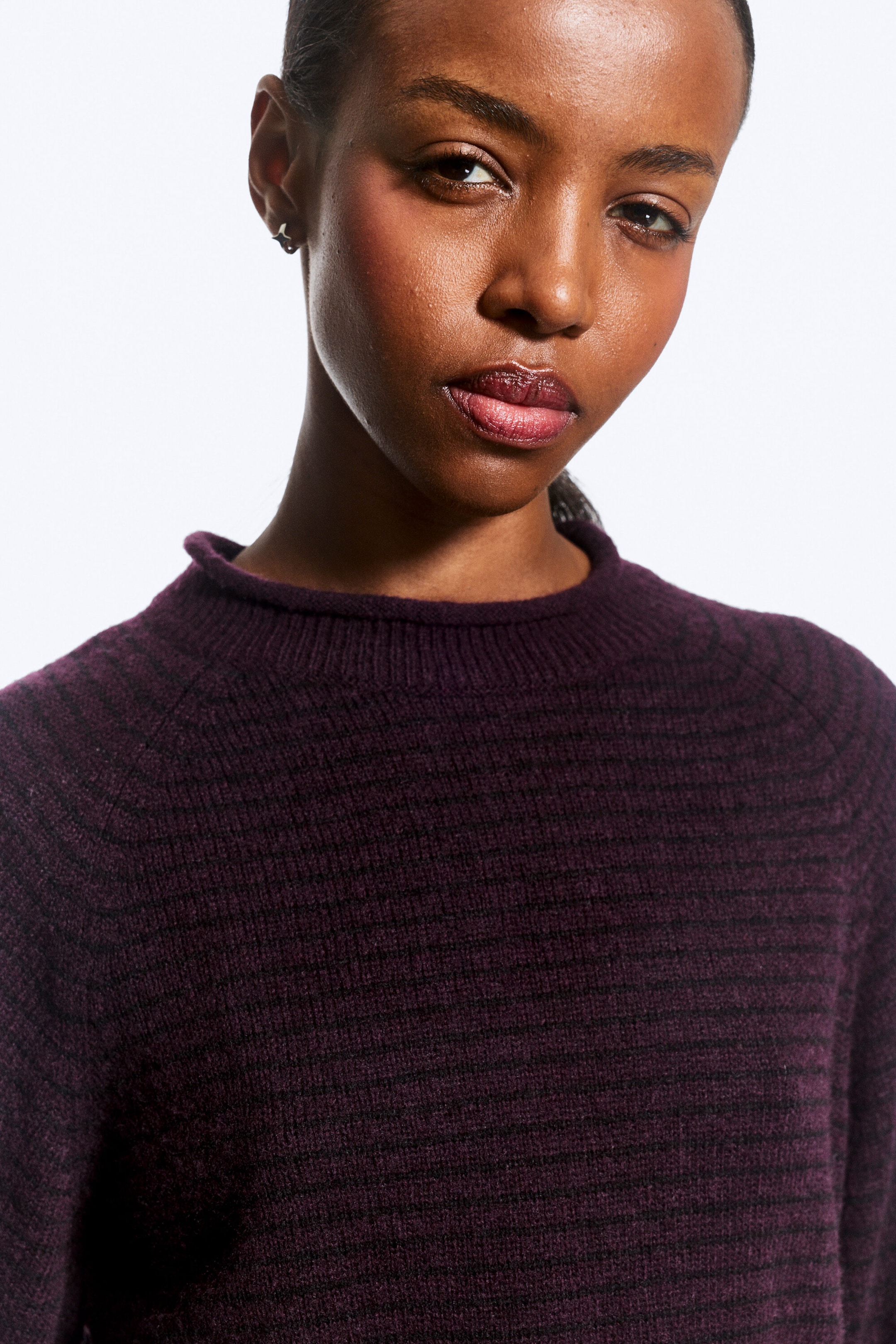 Striped Dark Purple - Avslappnad jumper i ullmix - 2