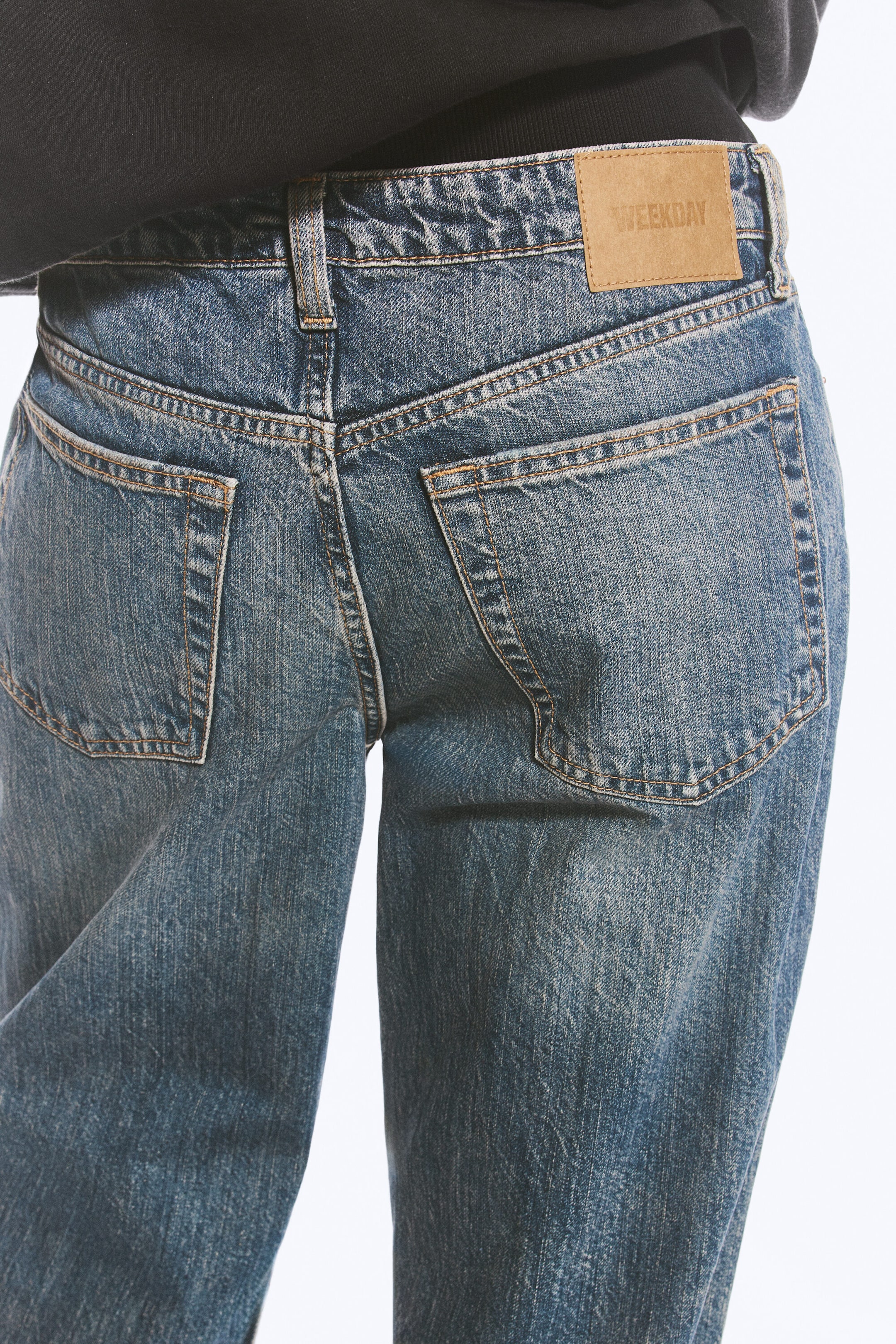 Redondo Blue - Medium Blue - Ample Low Rise Loose Wide Jeans - 7