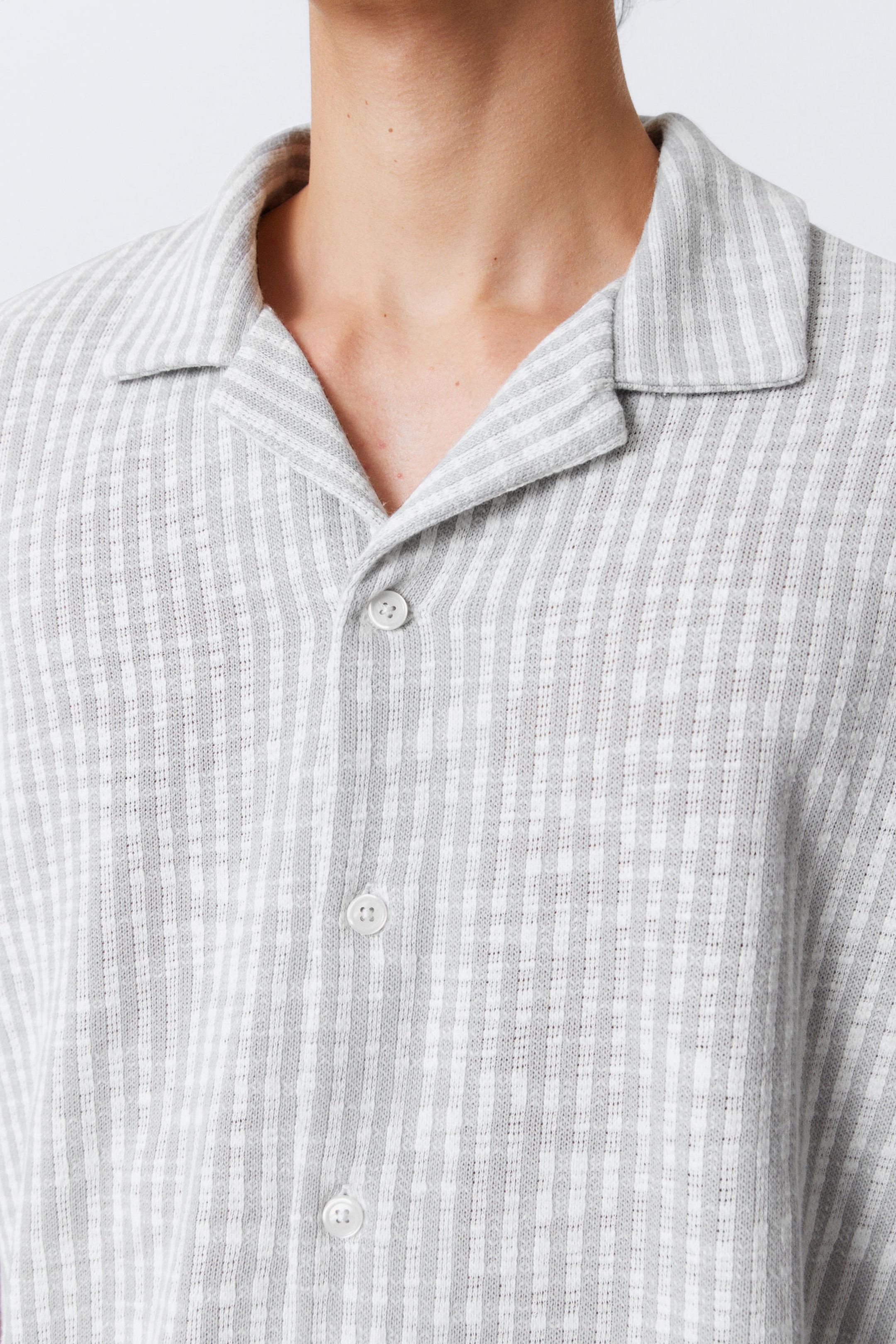 #B4B3B6 - Textured Short-Sleeved Resort Shirt - 2