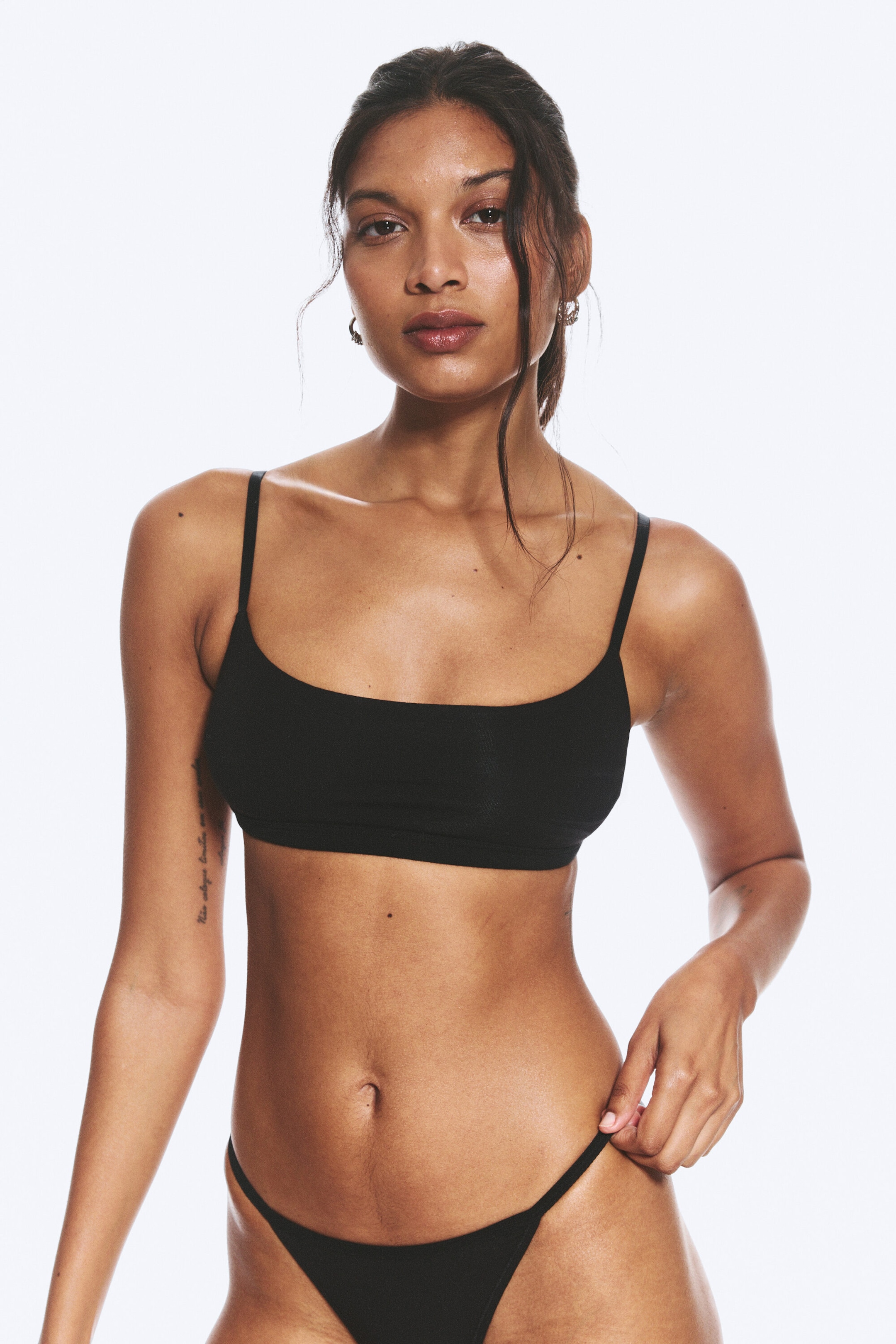 Svart - Bh i mjuk bomull med djup urringning - 1