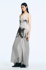 Gris clair perlé - Robe longue sans manches ornée de perles - 1