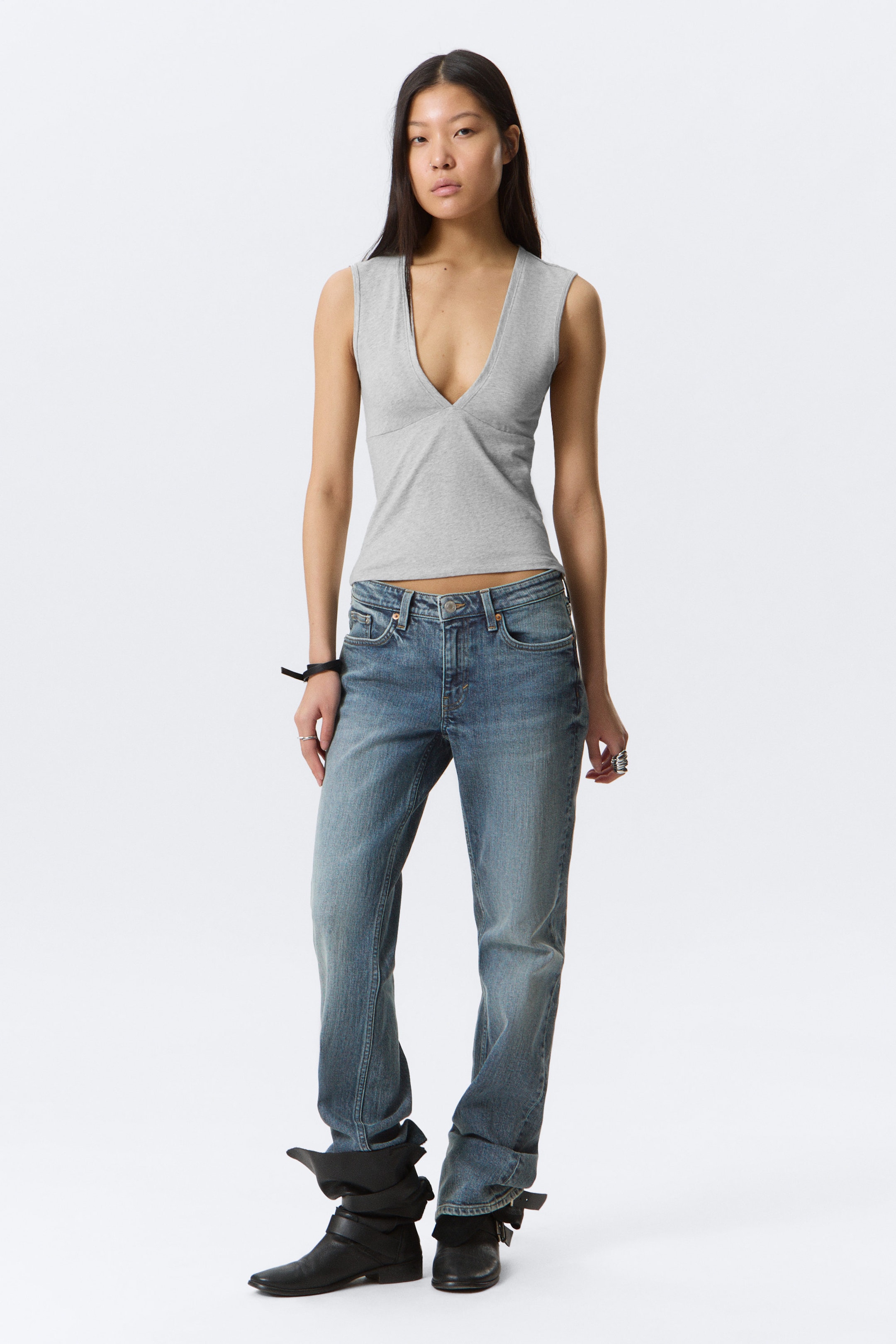 Light Grey Melange - Fitted V-Neck Sleeveless Top - 2