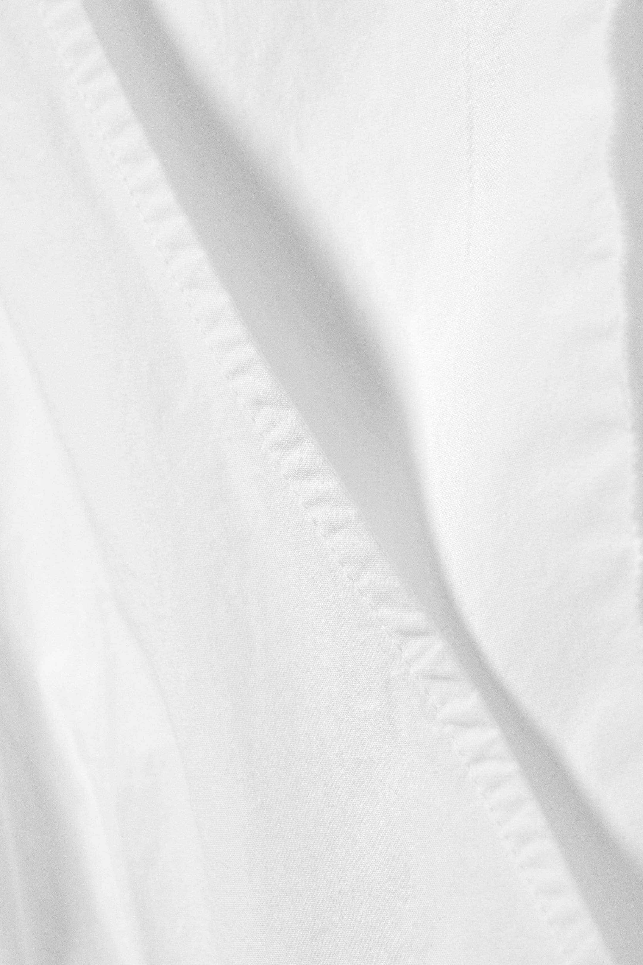 White - Sleeveless V-Neck Cotton Poplin Top - 2