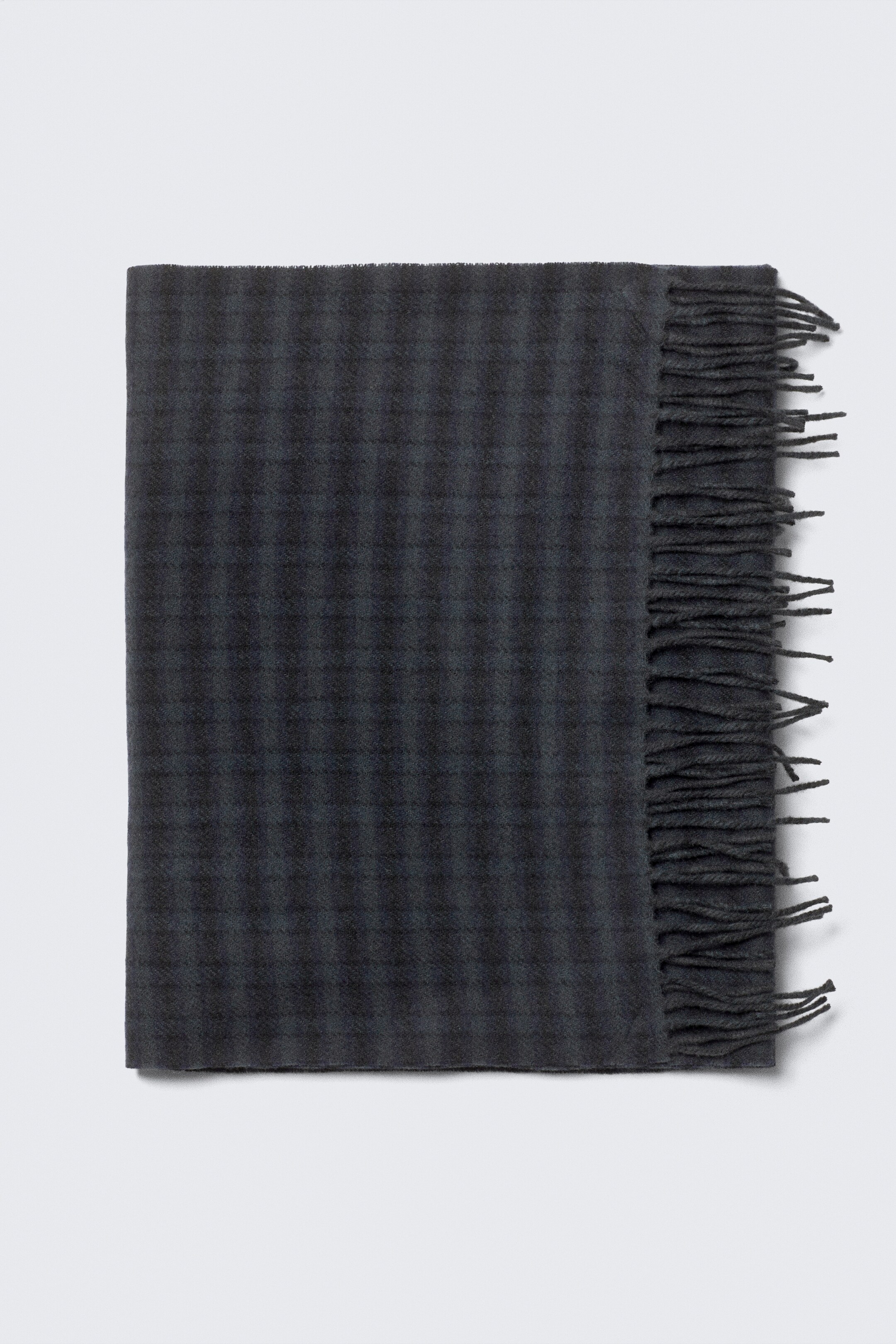 Visa större bild: Lång vävd scarf i ull - Mellan grå - DAM | H&M SE 1