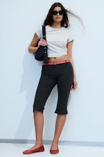 Schwarz - Maßgeschneiderte Caprihose mit mittlerer Bundhöhe - 0