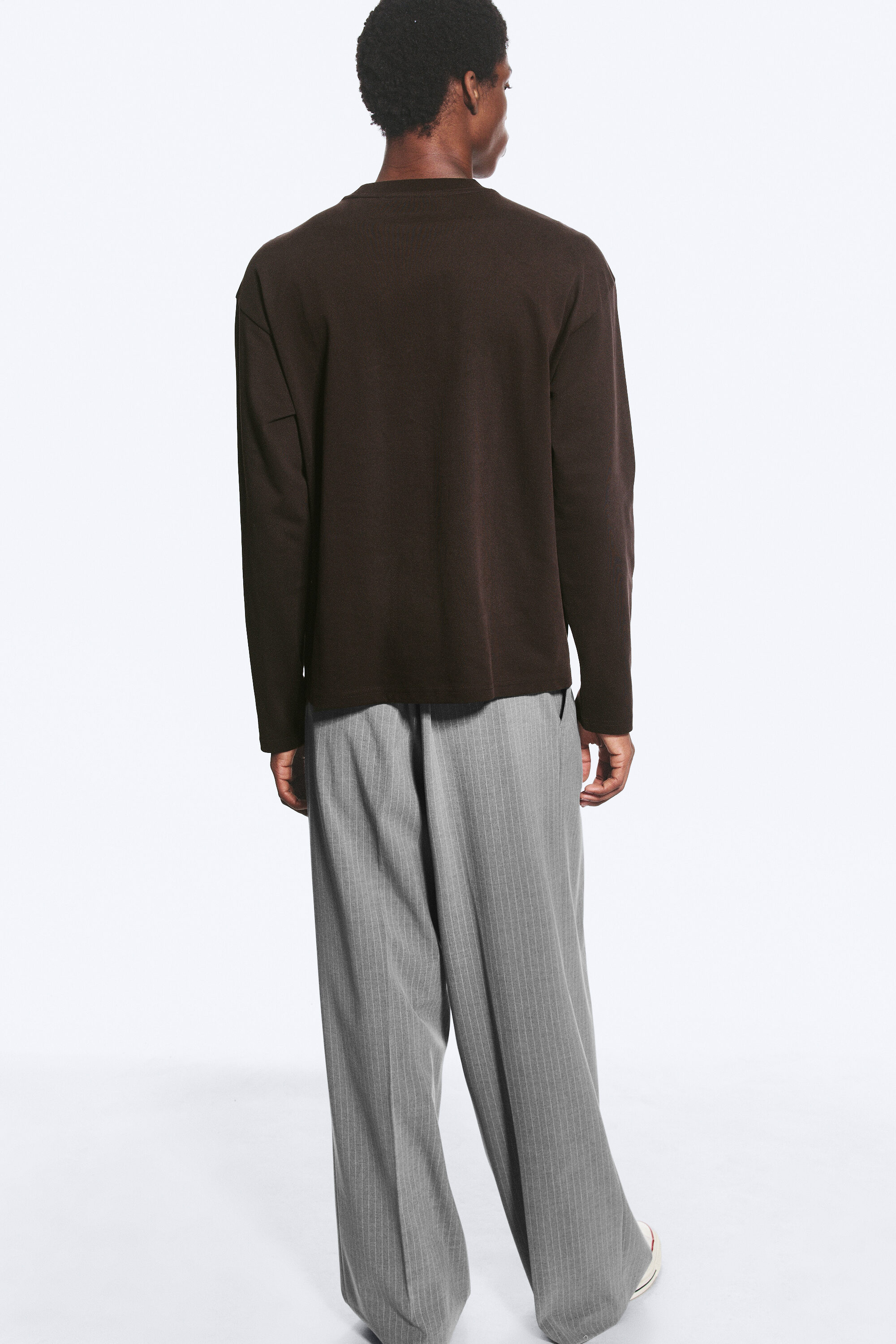loose boxy long-sleeved t-shirt - Dark Brown | Weekday WW