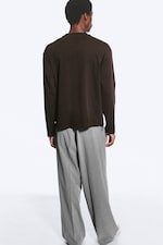 Dunkelbraun - Boxy Longsleeve mit lockerer Passform - 2