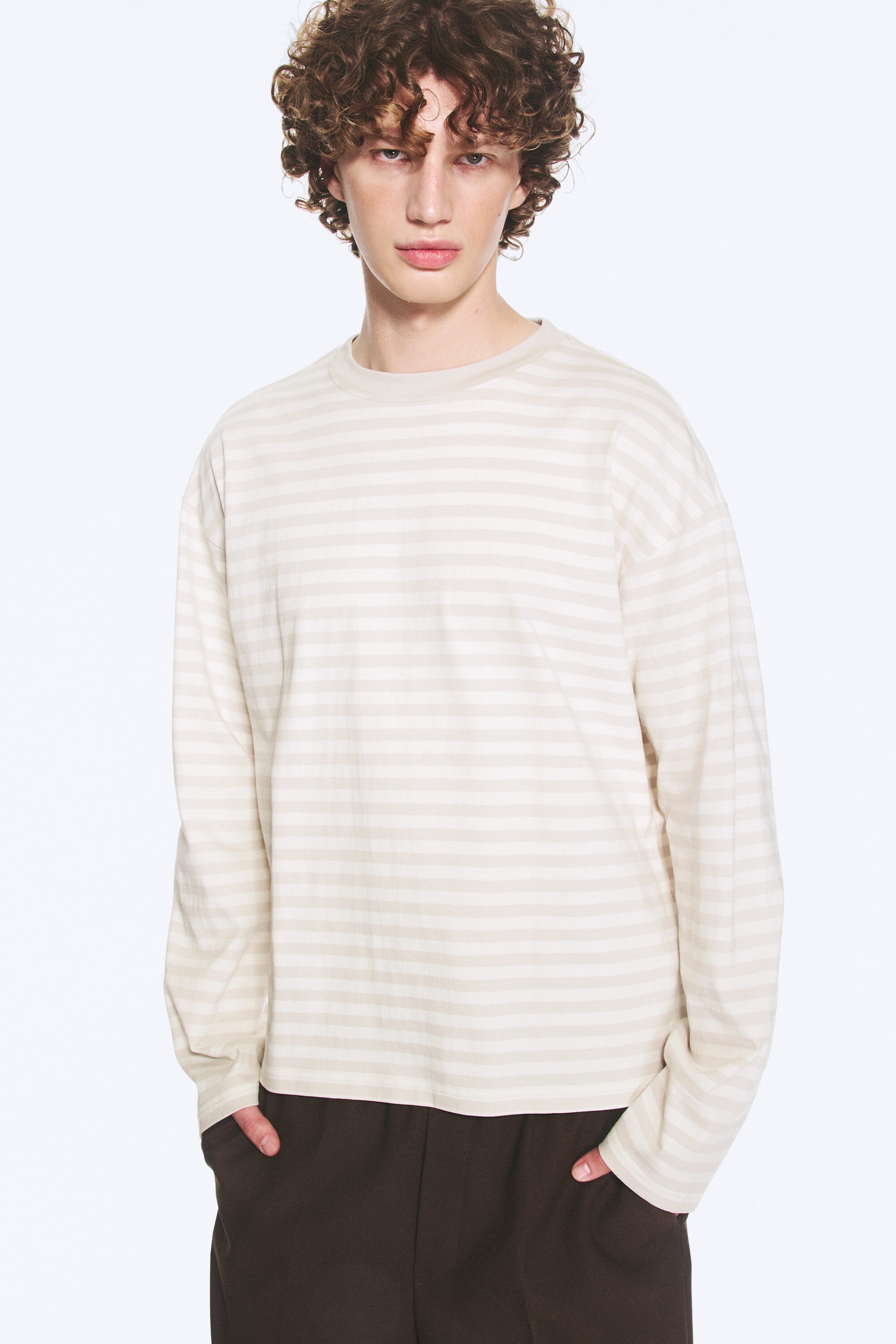 Gestreiftes helles Taupe - Boxy Longsleeve mit lockerer Passform - 2