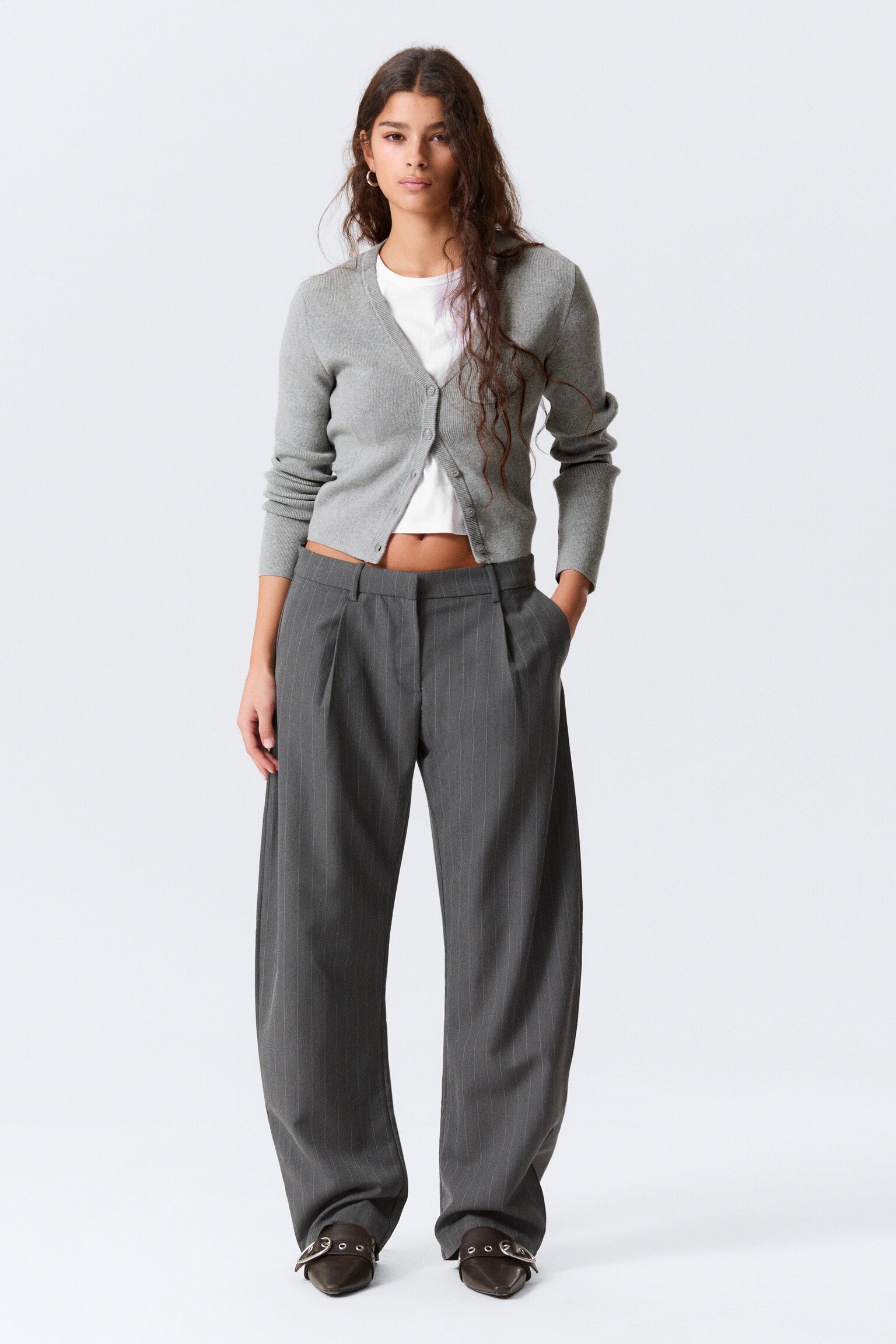 Cropped Knitted V-neck Cardigan - Grey Melange/Striped Brown - 5