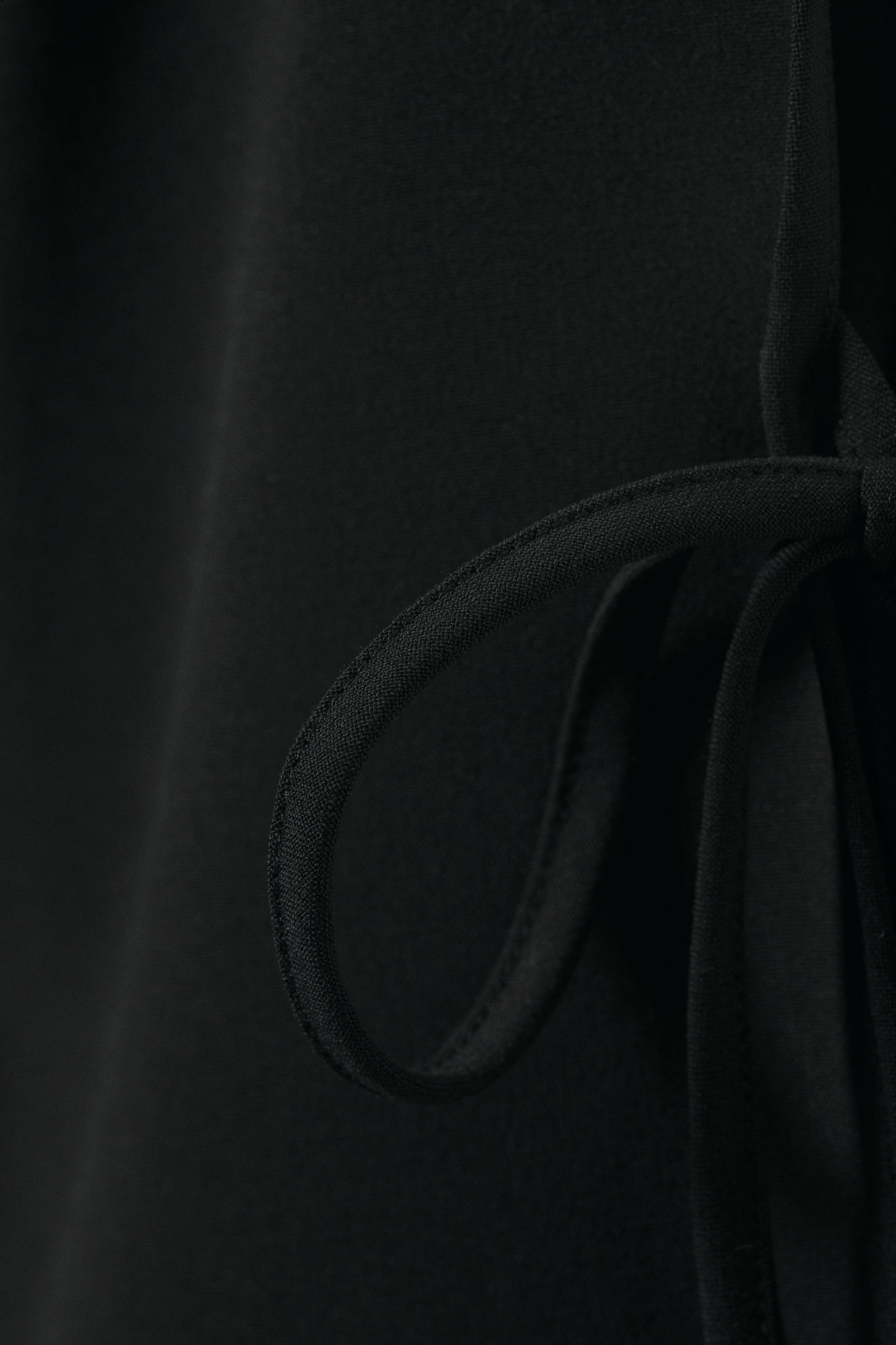Black - Slim Sleeveless Strap Top - 2