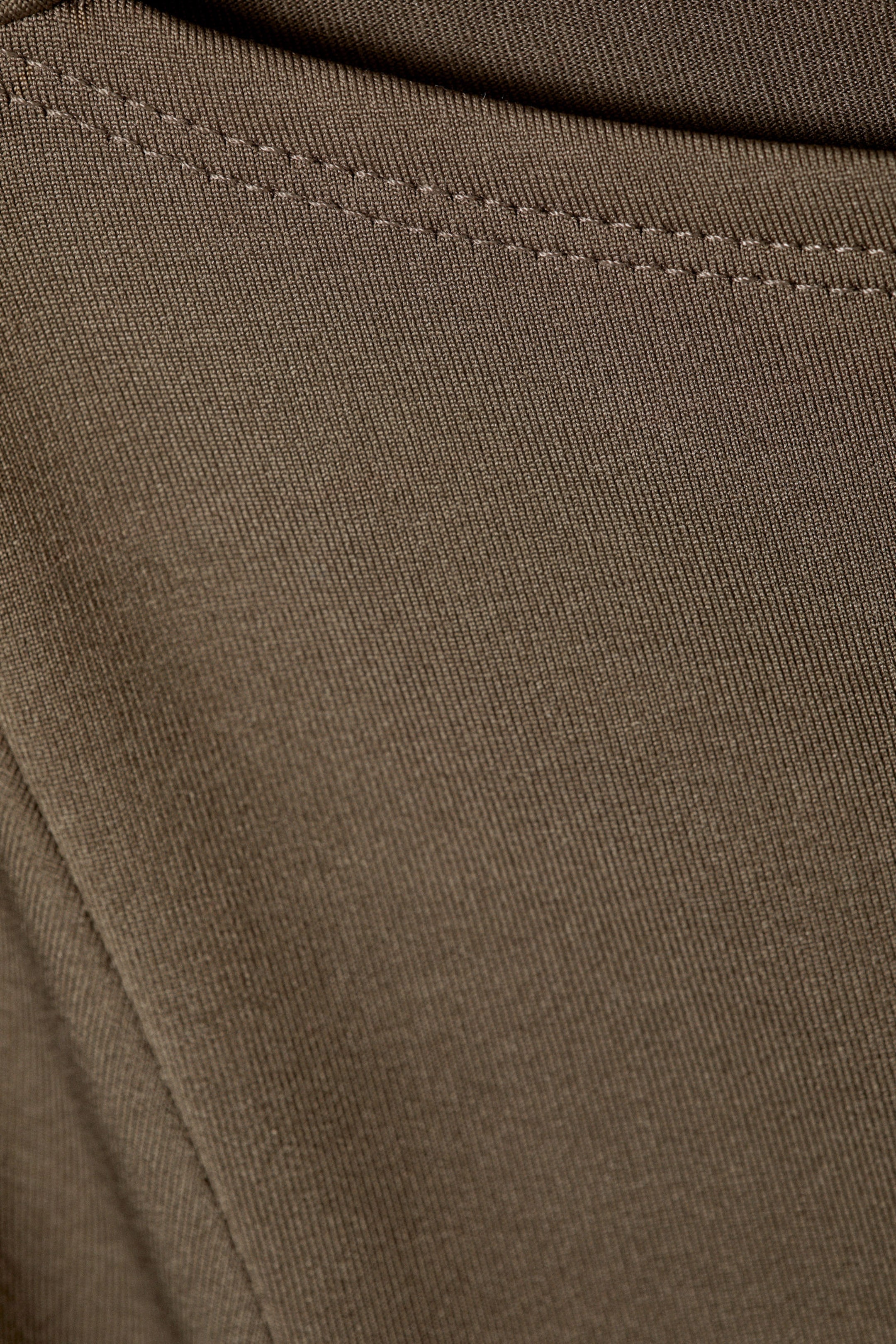 Dunkles Graubraun - Langarmshirt mit U-Boot-Ausschnitt Annie - 5