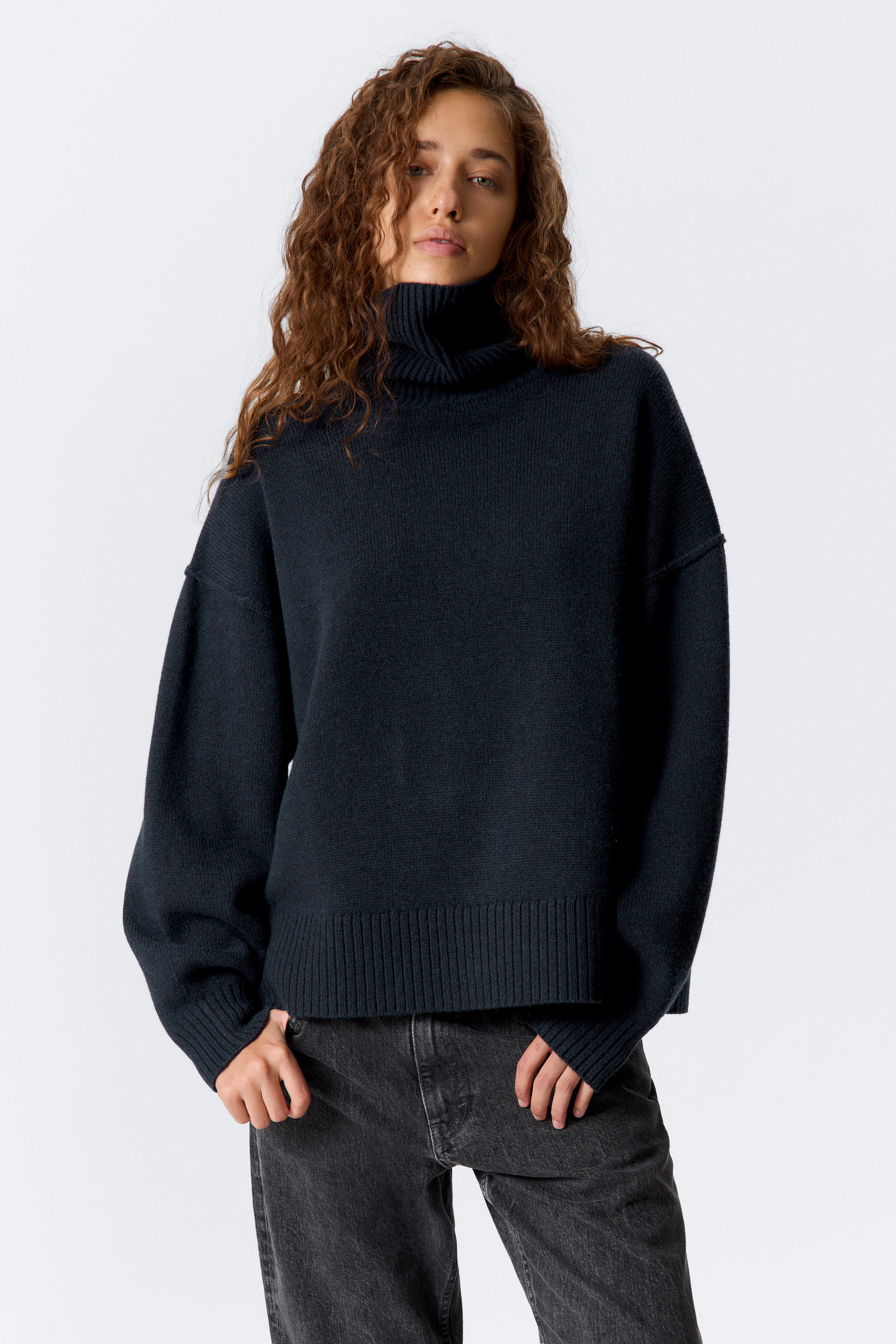 Mörk marinblå - Oversized turtleneck i ull - 1
