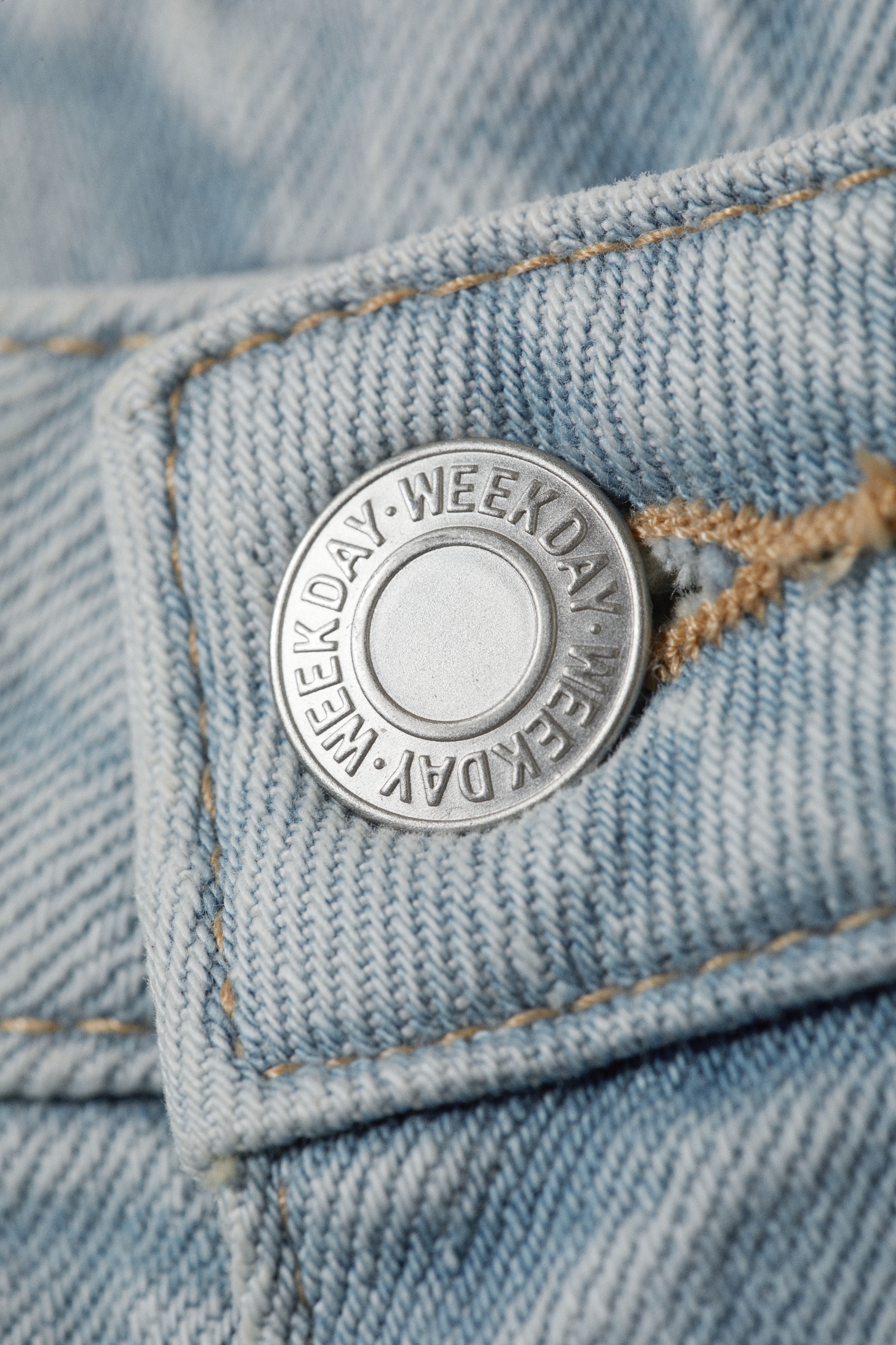 Größeres Bild anzeigen: Flame Low Waist Slim Flared Leg Jeans - Snow Blue - Hellblau - Ladies | H&M AT 2