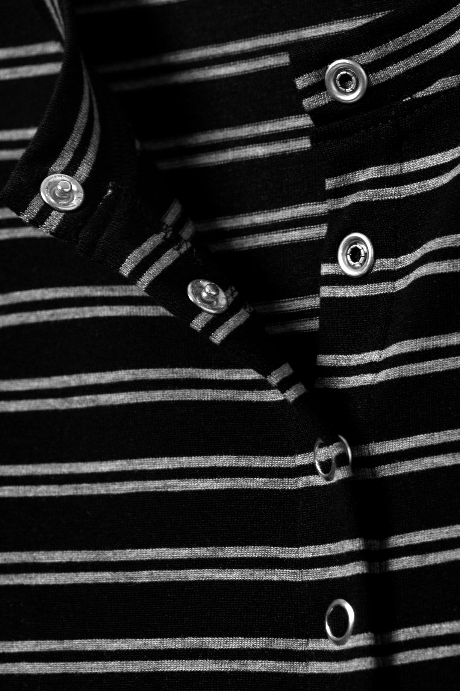 Long-Sleeved Popper Mini Dress - Zwart met strepen/Zwart - 3