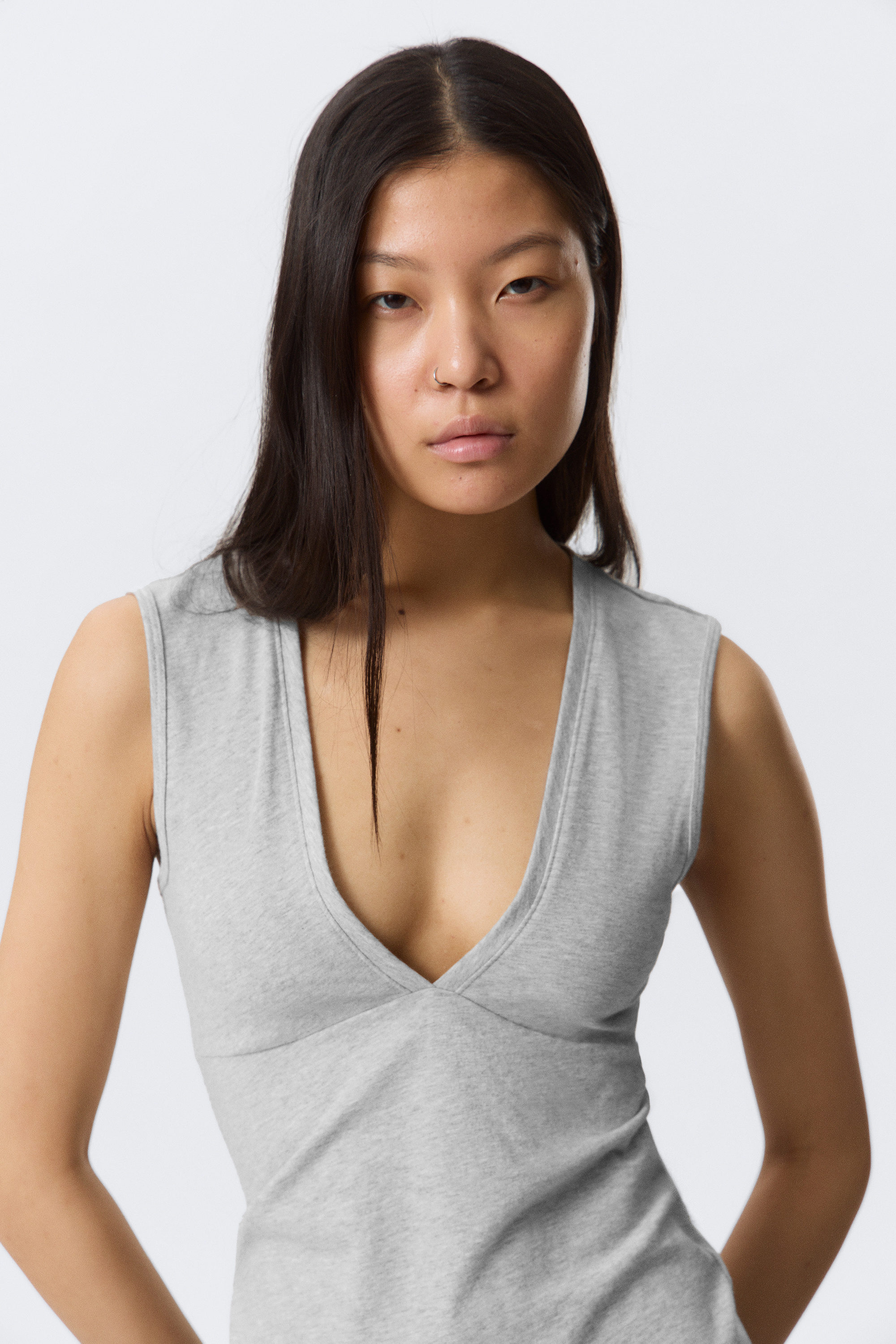 Light Grey Melange - Fitted V-Neck Sleeveless Top - 2