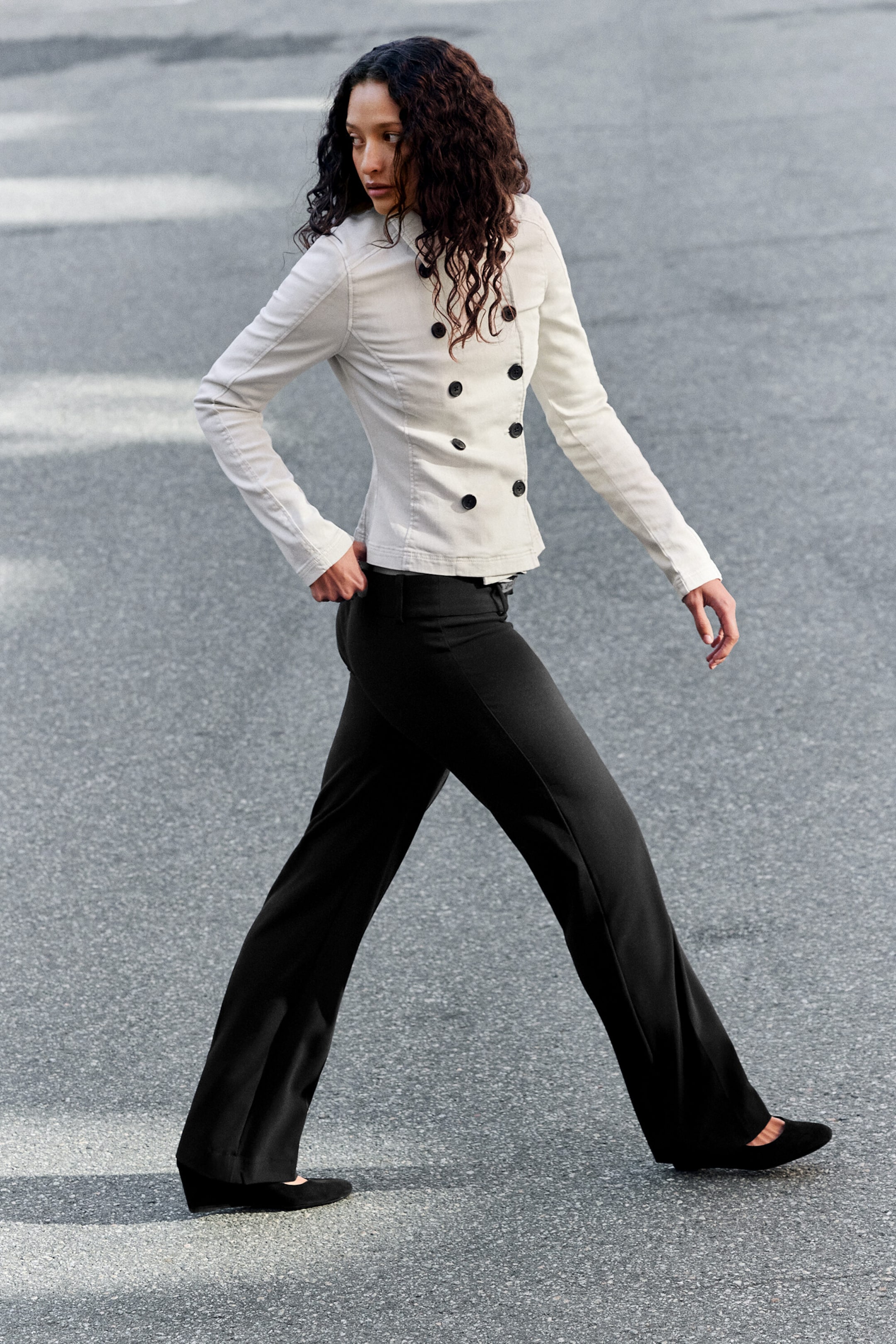 Black - Low-Rise Straight Suiting Trousers - 3