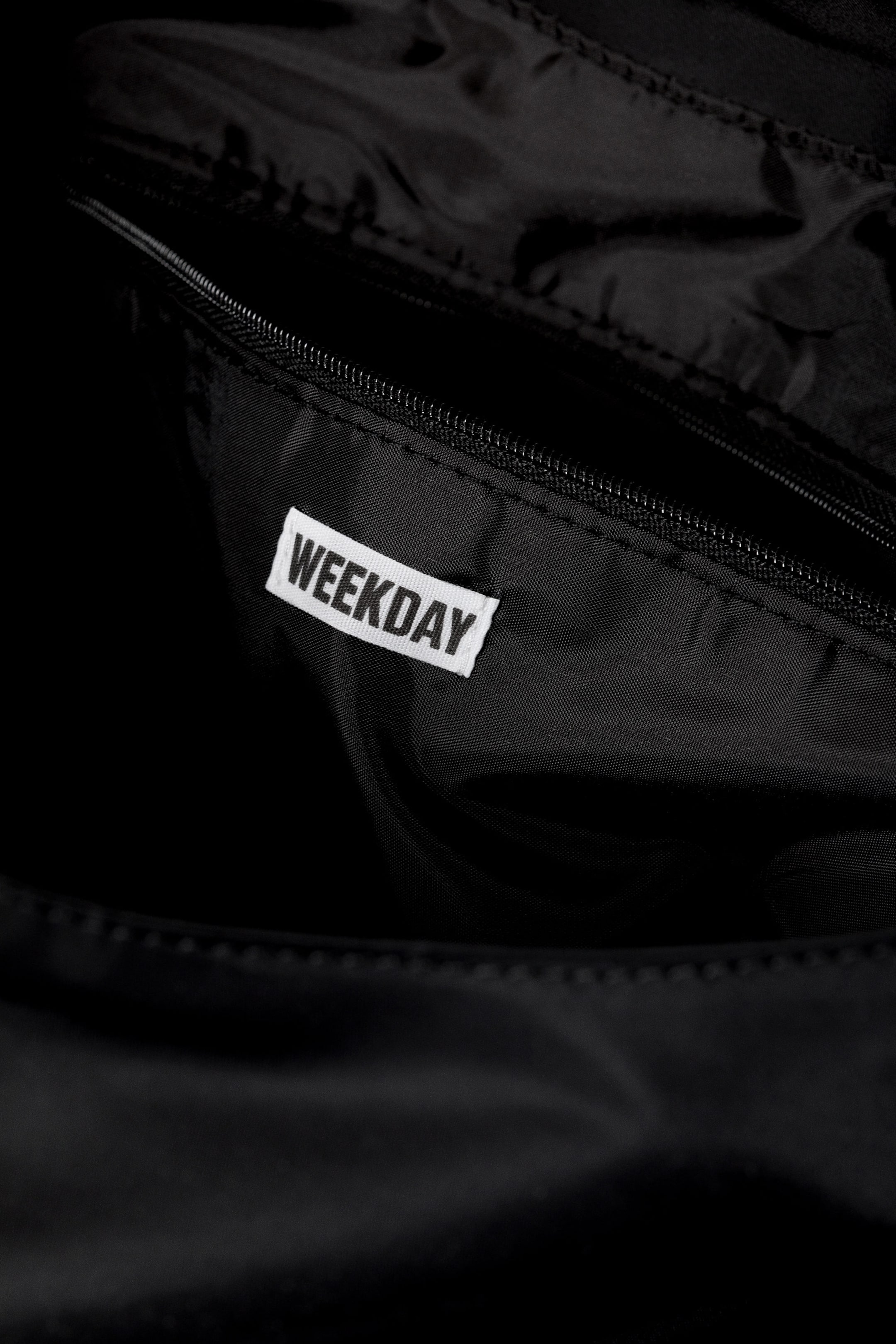 Svart - Medium Slouched Clasp Shoulder Bag - 2