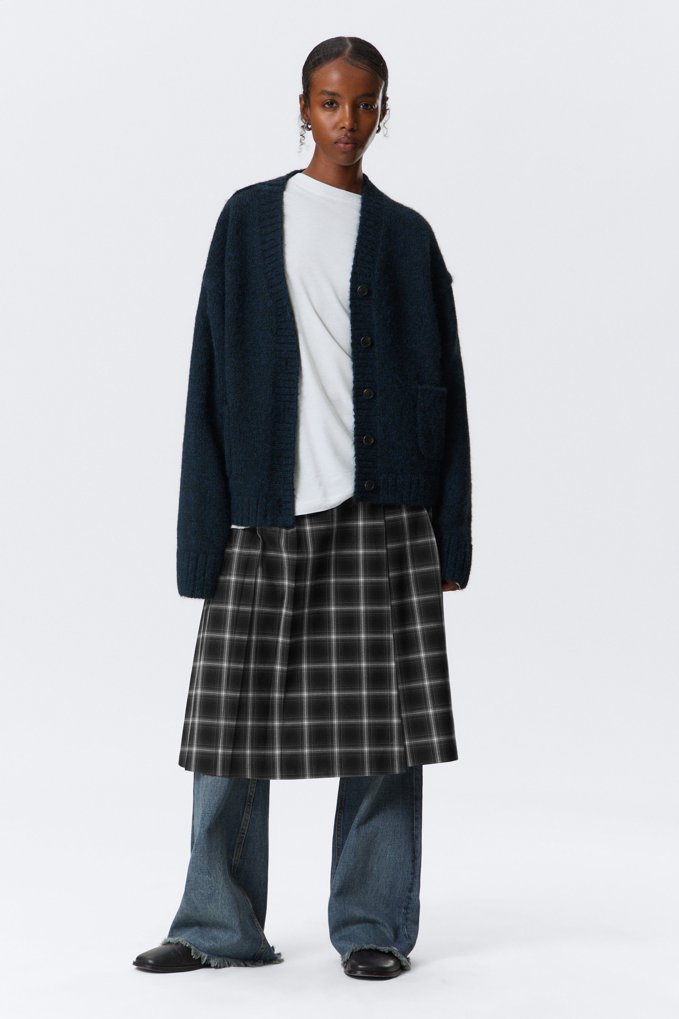 Dunkelblau - Locker gestrickter Cardigan mit V-Ausschnitt - 2