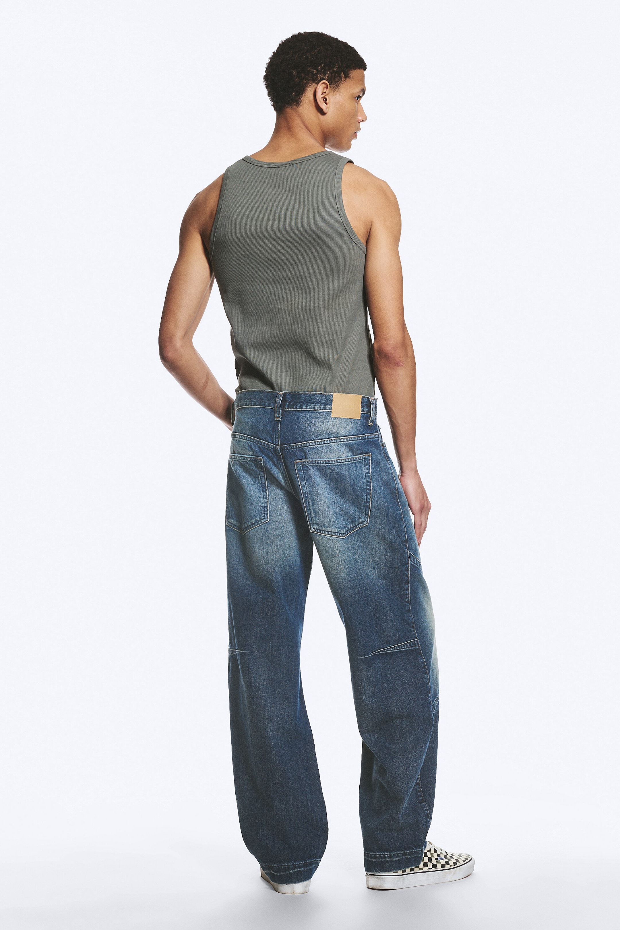 Baltic Blue - Dunkelblau - Weite Low-Waist-Jeans mit Tapered Leg und Abnähern - 4