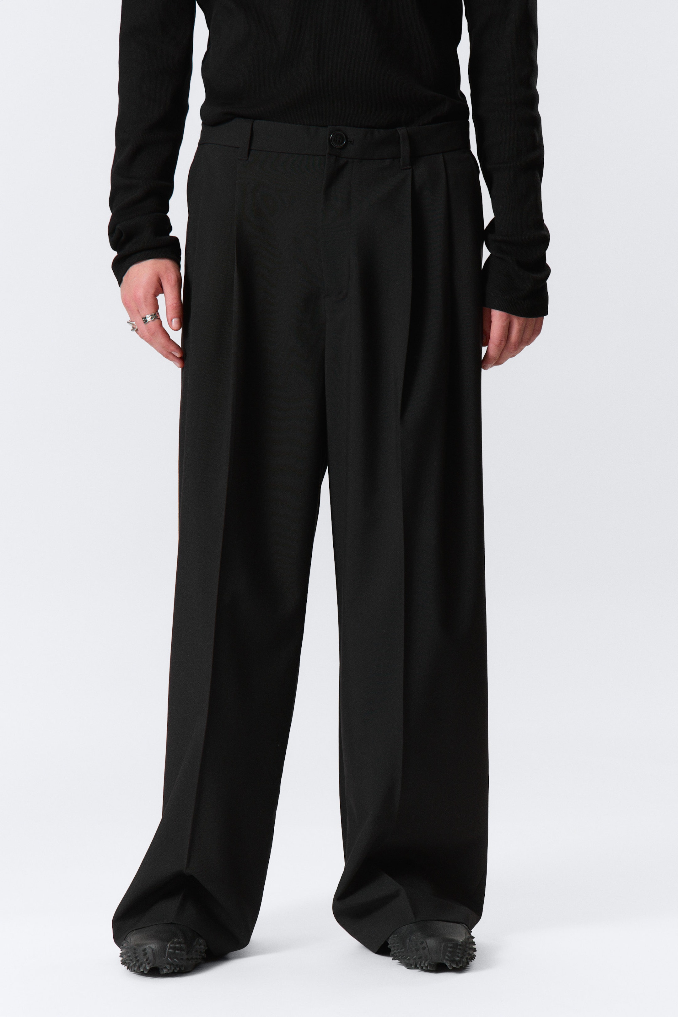 Black - Nate Loose Fit Pleated Suit Trousers - 2