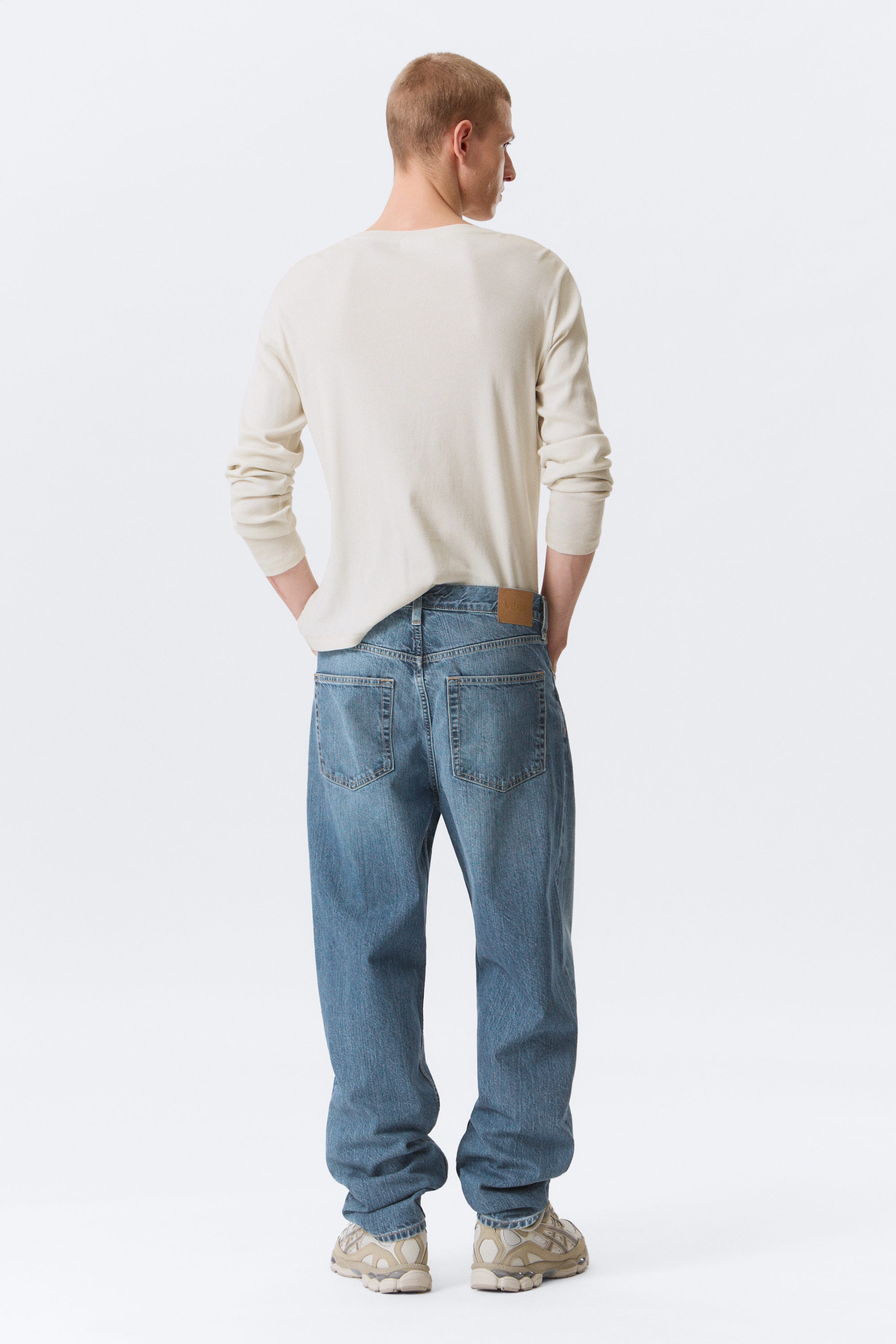 Radio Blue - Medium Blue - Ray Mid Rise Relaxed Tapered Leg Jeans - 3