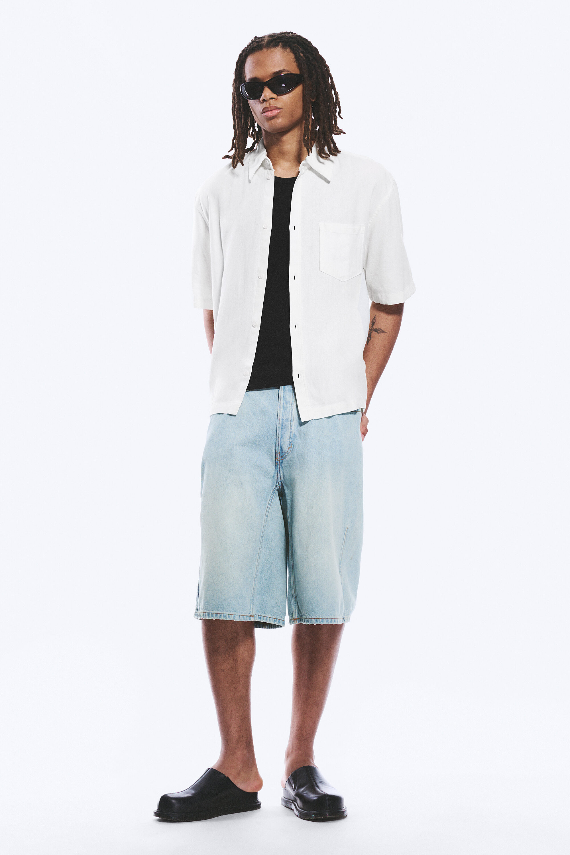 relaxed short-sleeved linen-blend shirt - Dusty White | Weekday EU