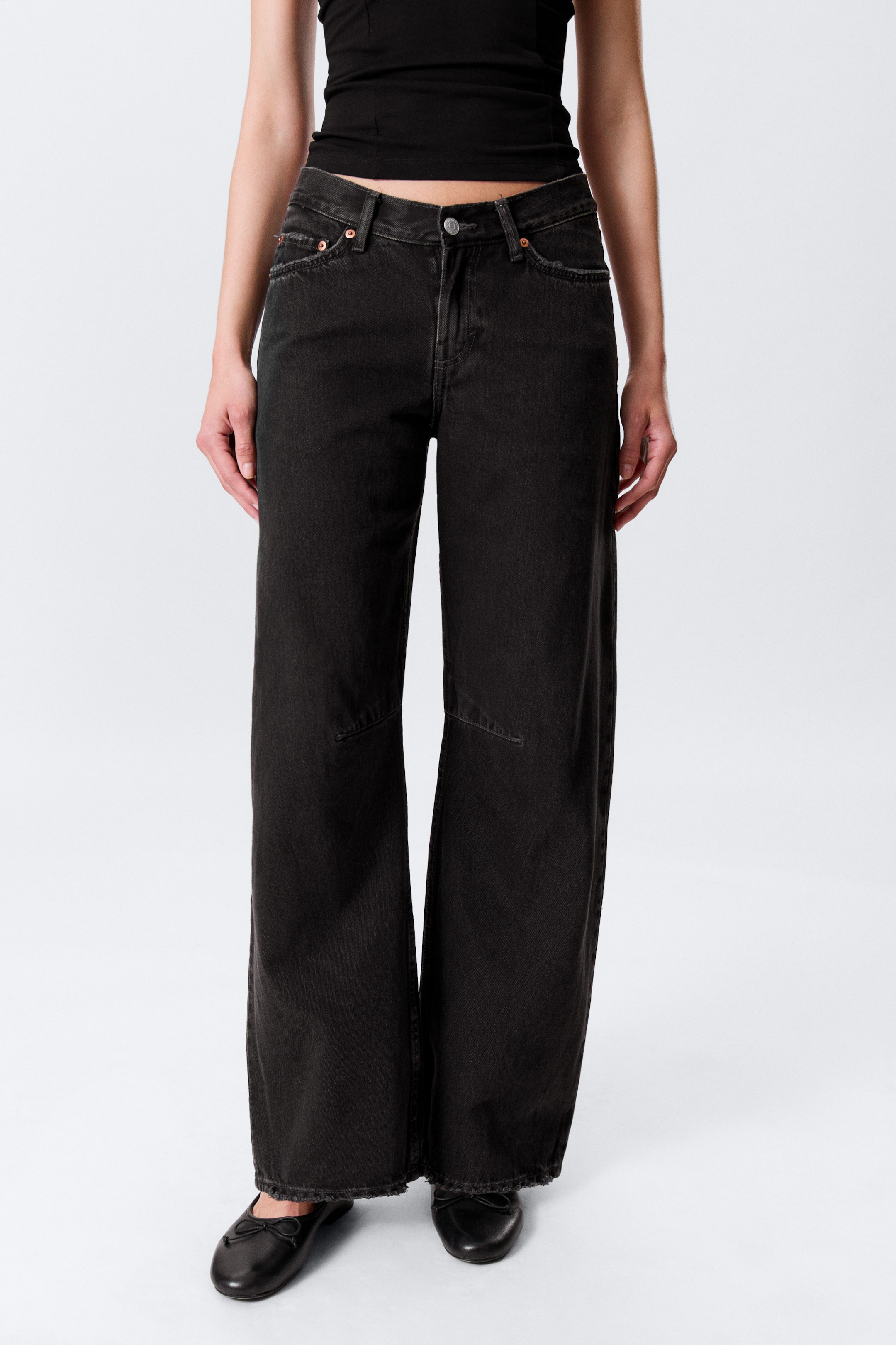 Tuned Black - Oblique Low Waist Loose Barrel Leg Jeans - 2