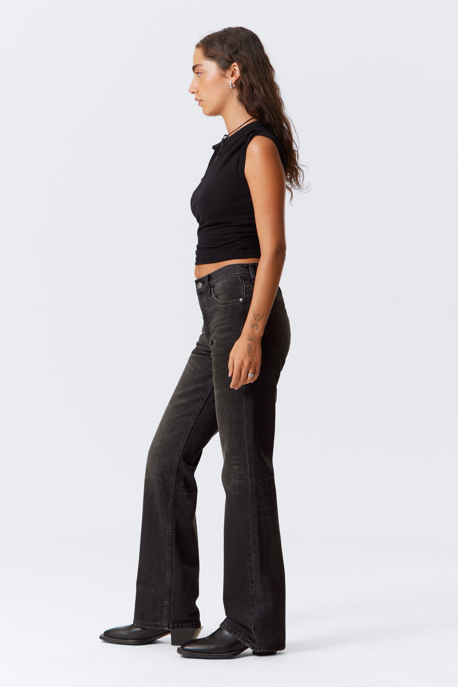 Moon Mid Rise Regular Bootcut Leg Jeans - Deep Night - Schwarz/Tuned Black - Schwarz/Aeon Blue - Hellblau/Seventeen Blue - Mittelblau/Seventeen Blue - Mittelblau - 7