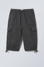 Dunkelgrau - Wadenlange Cargo-Shorts - 0