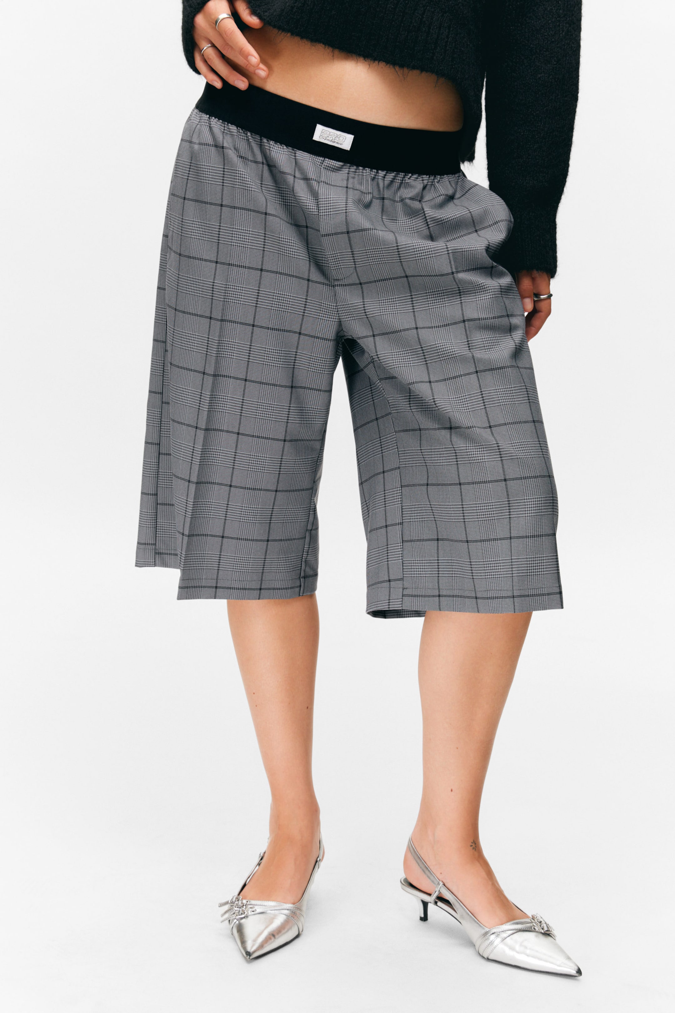 Kariertes Grau - Entspannte Pull-on-Shorts mit niedrigem Bund - 1