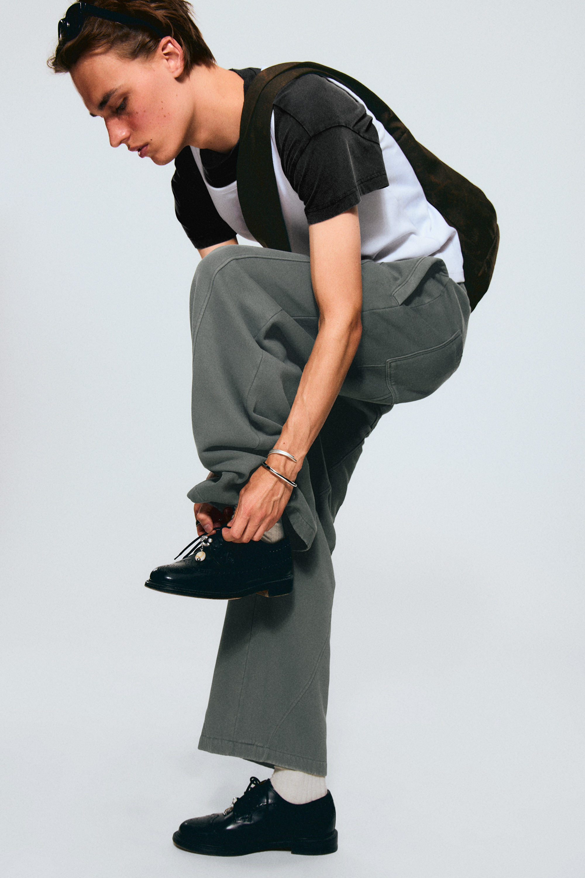 WEEKDAY◆LOOSE FIT BLOCKED SWEATPANTS［Gray］ loose fit scuba sweatpants - Grey Melange | Weekday WW