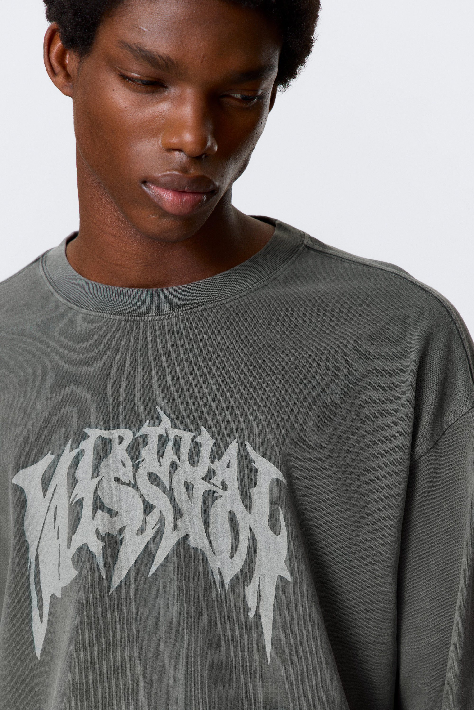 Washed Grey - Virtual Mission - Great Boxy Graphic Long Sleeve T-shirt - 2