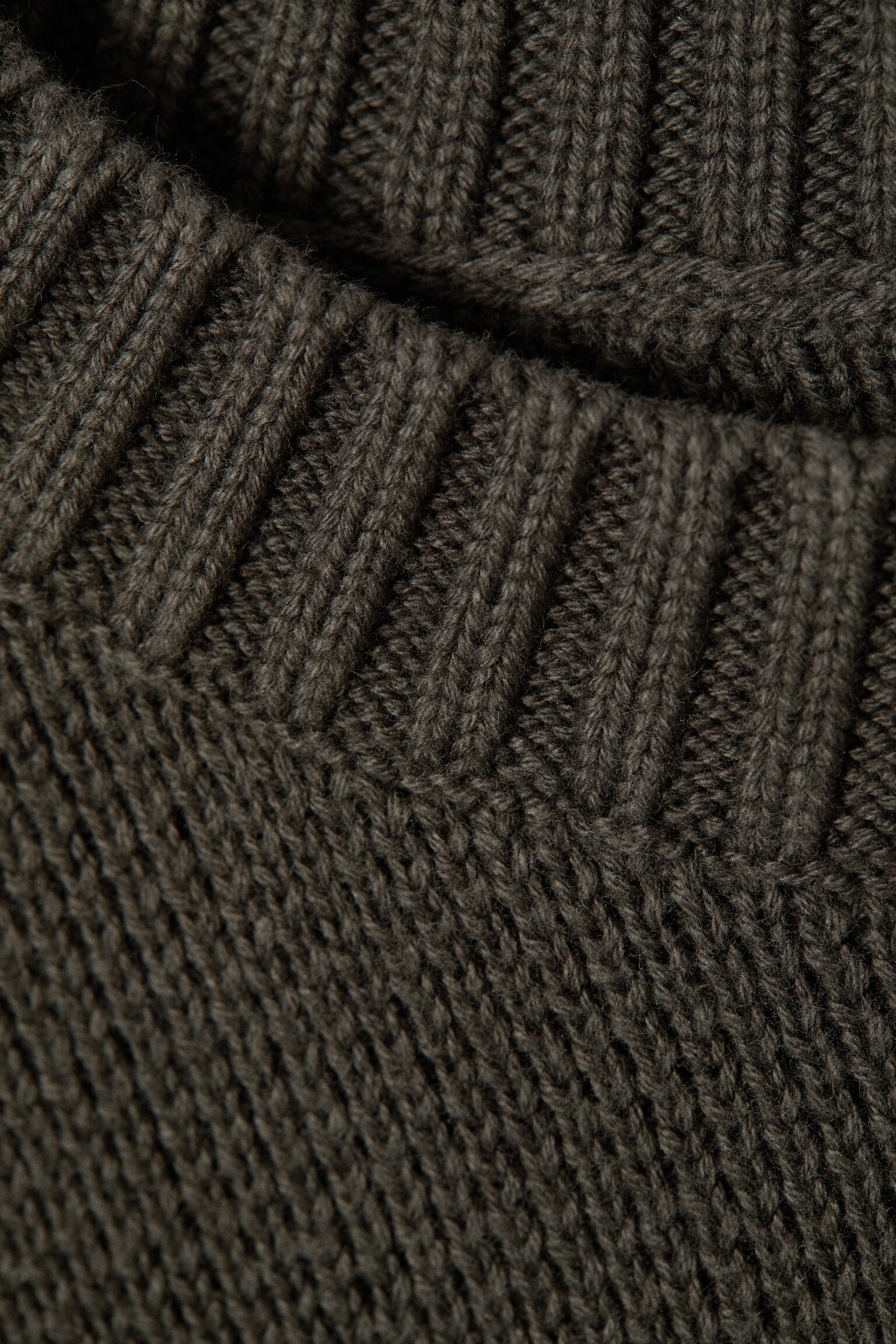 Bawełniany sweter oversize z grafiką - Ciemny brązowoszary - nadruk na plecach - 5