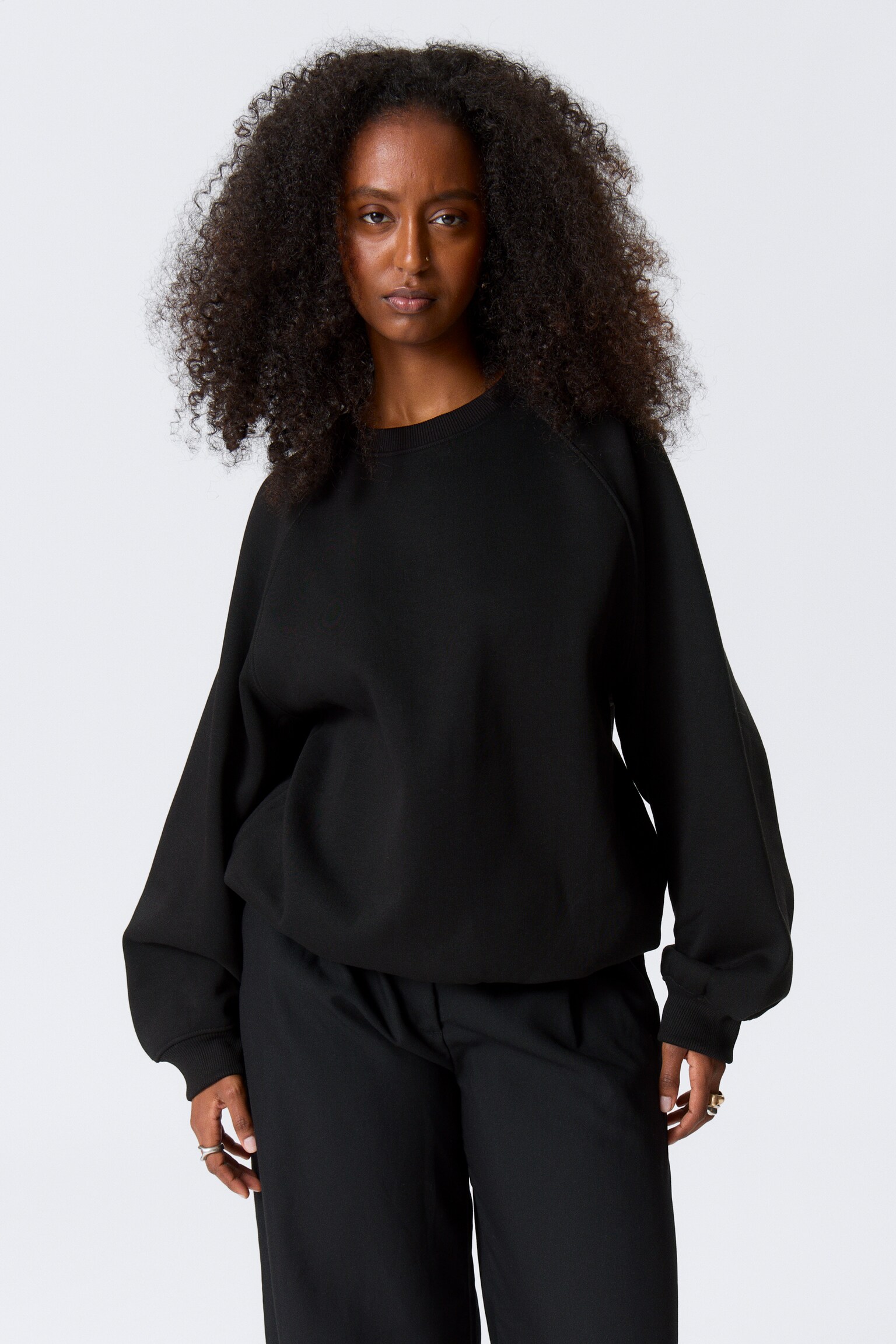 Entspannter Pullover aus schwerer Baumwolle - Black/Petrol/Dunkelbraun