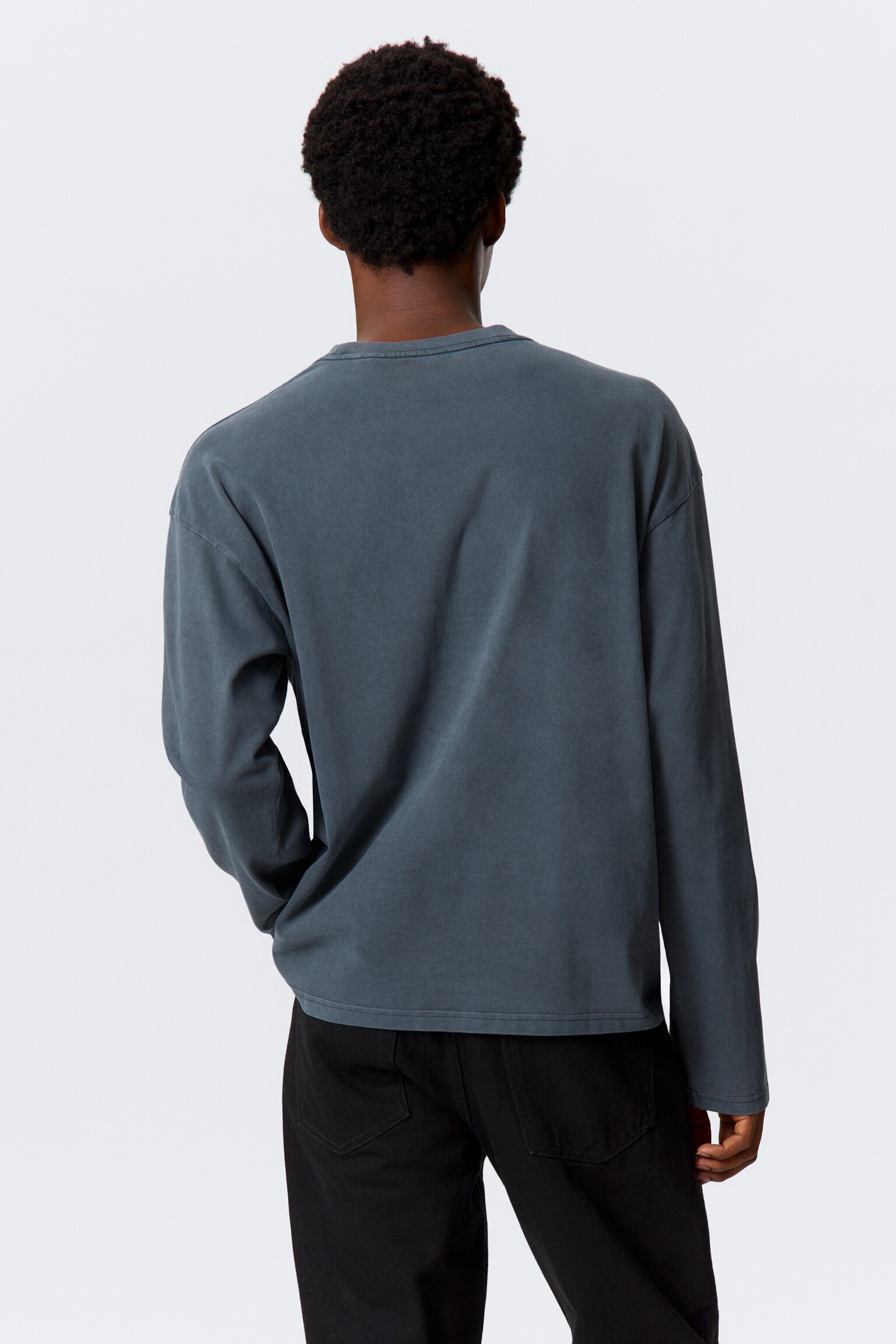Großartiges Longsleeve in Boxy-Passform - Verwaschenes Blau/Schwarz/Dunkelbraun/Weiß/Dunkelgrün/Hellgrau meliert - 5