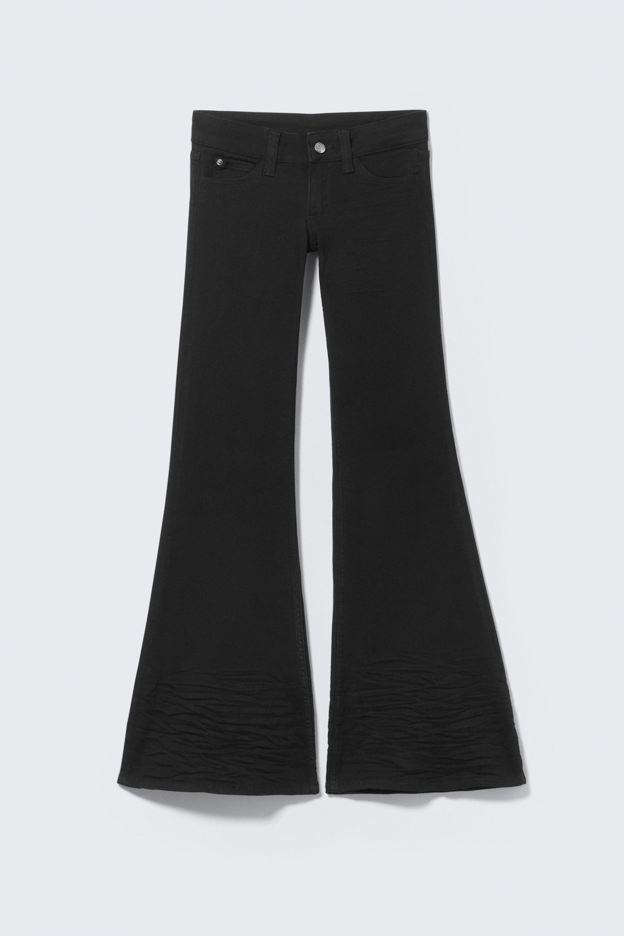 Waschung "Extra Black" - Skinny-Jeans mit Schlag und niedrigem Bund - 4