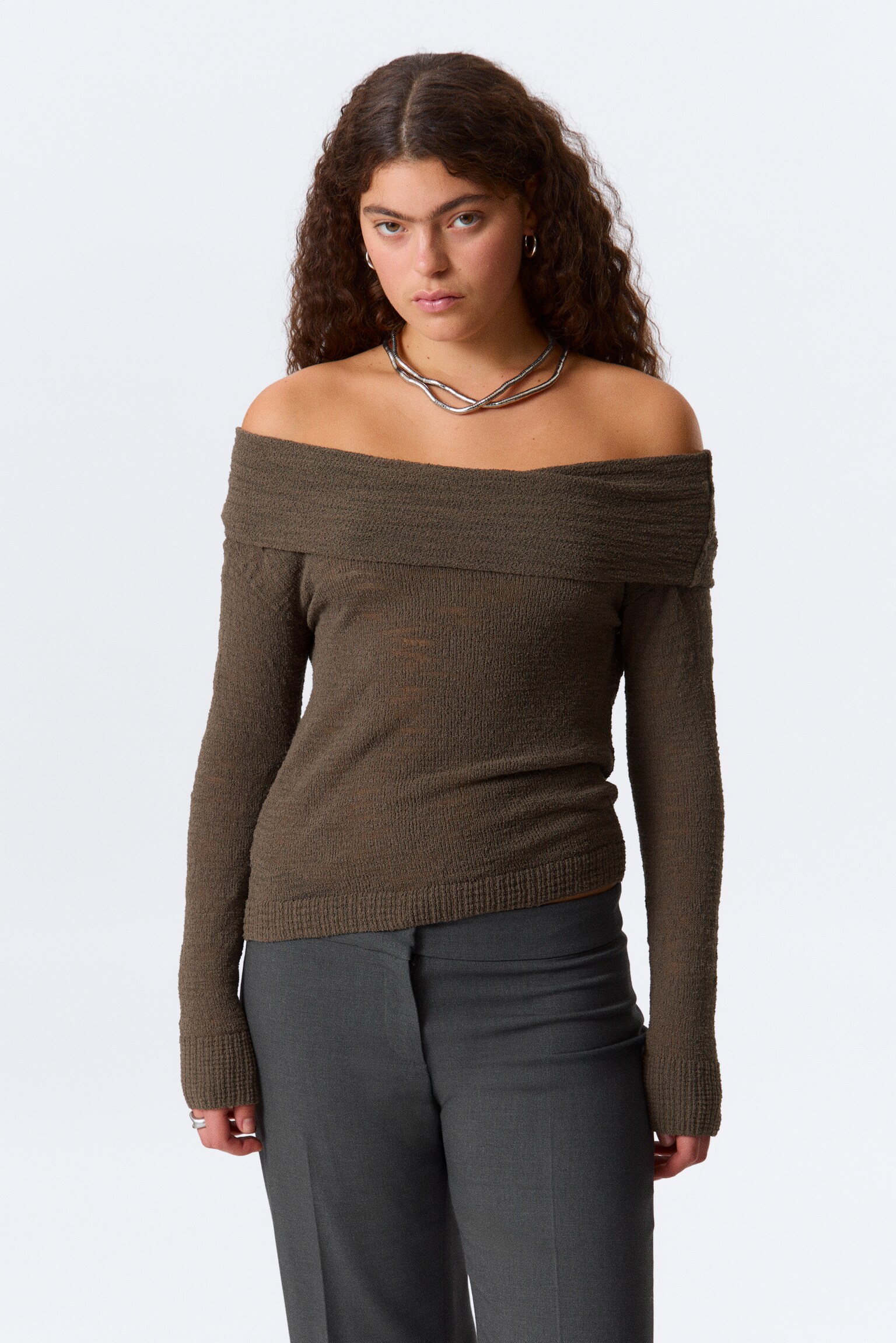 Pull en maille à épaules dénudées - Marron foncé/Noir
